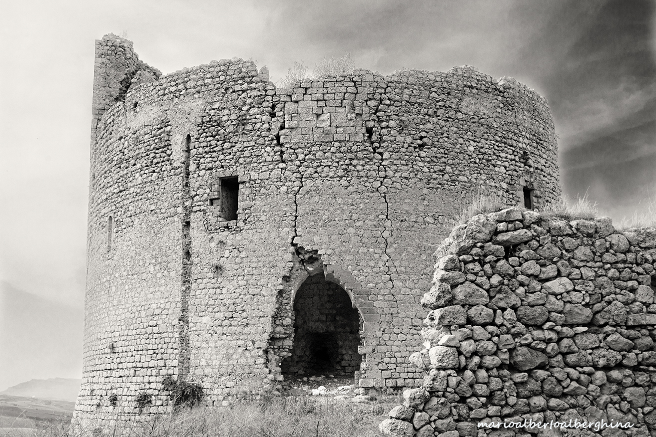 All'interno del castello di Mongialino