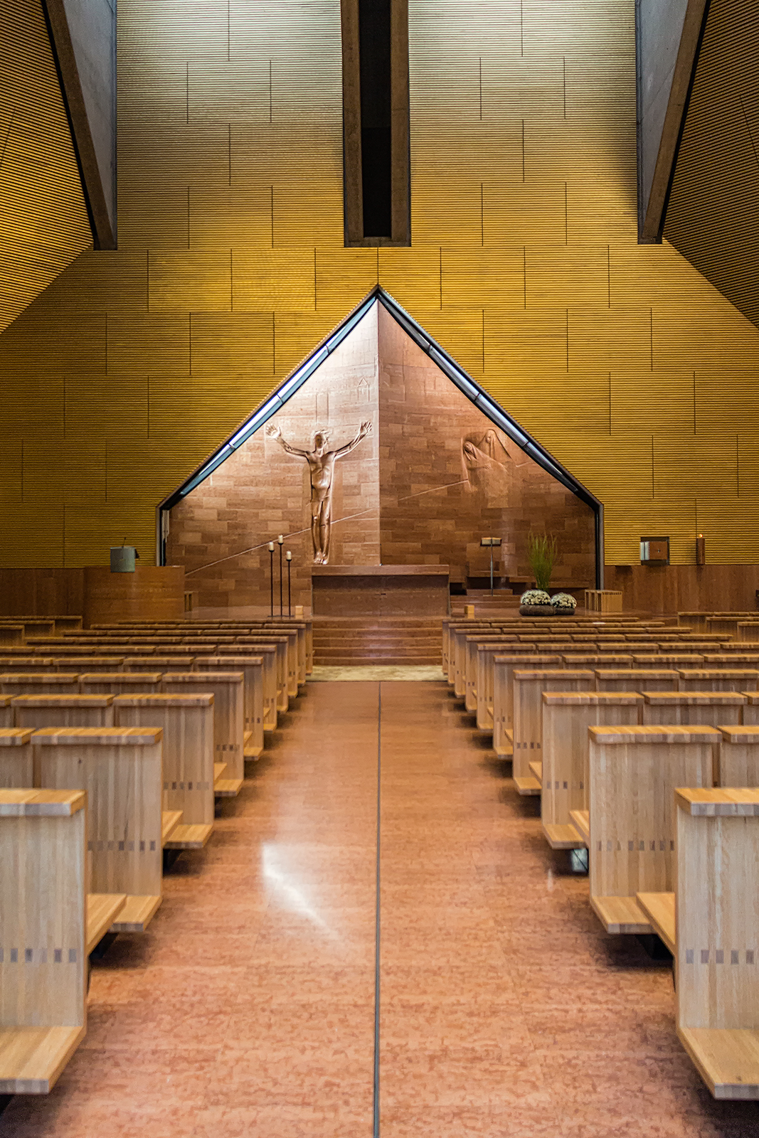 Interno chiesa di Seriate, arch. Mario Botta