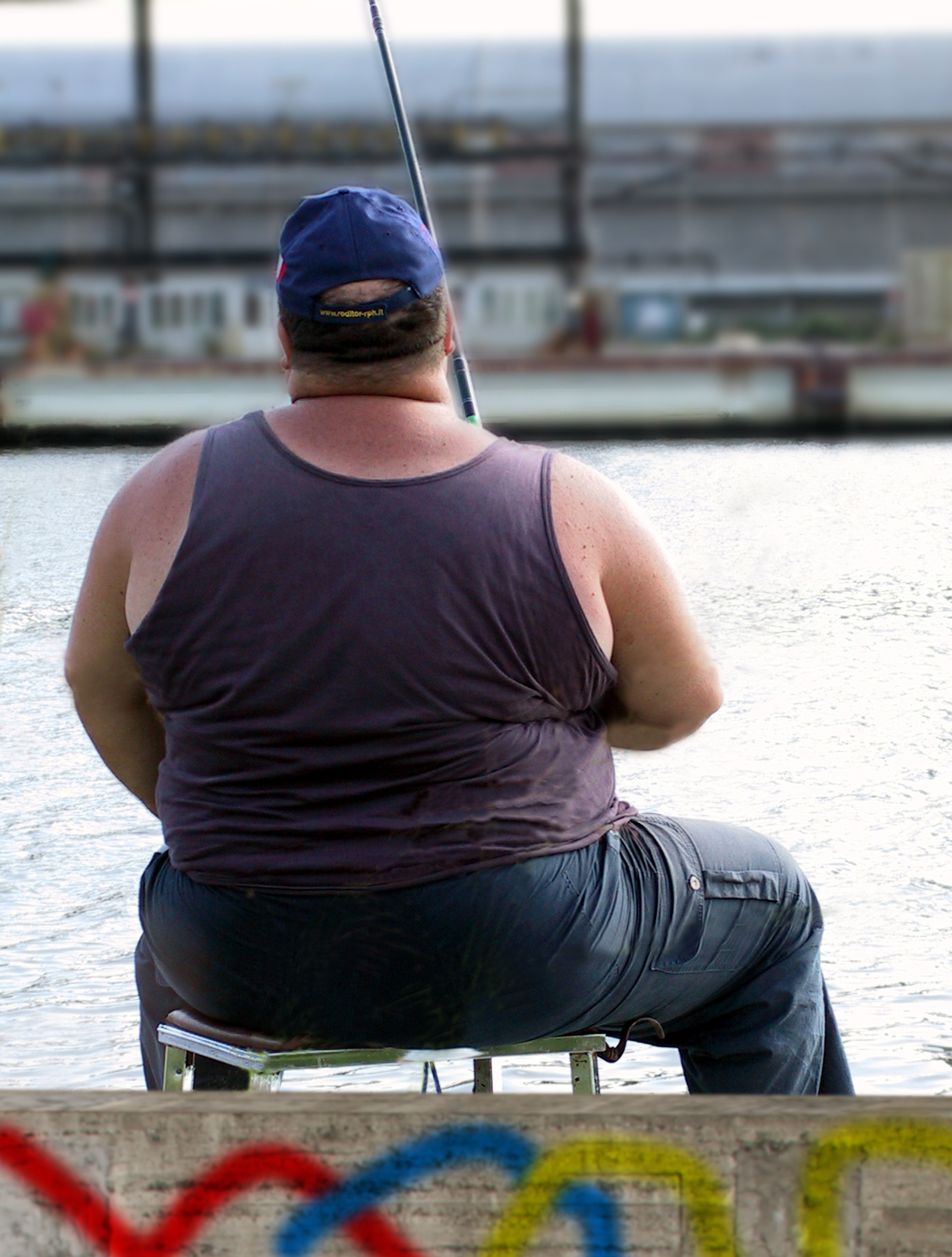..se rompo el sgabeo...giuro me meto a dieta