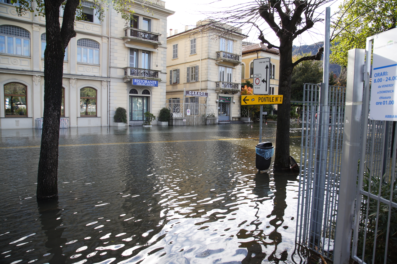 Como .. il lago in piazza