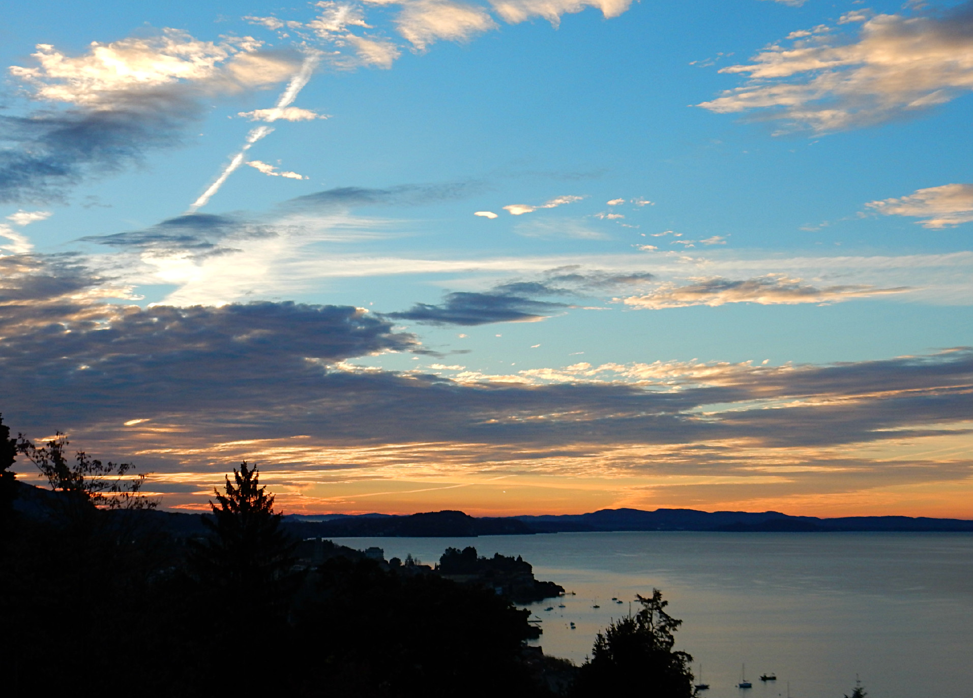 Giochi di nubi all'alba