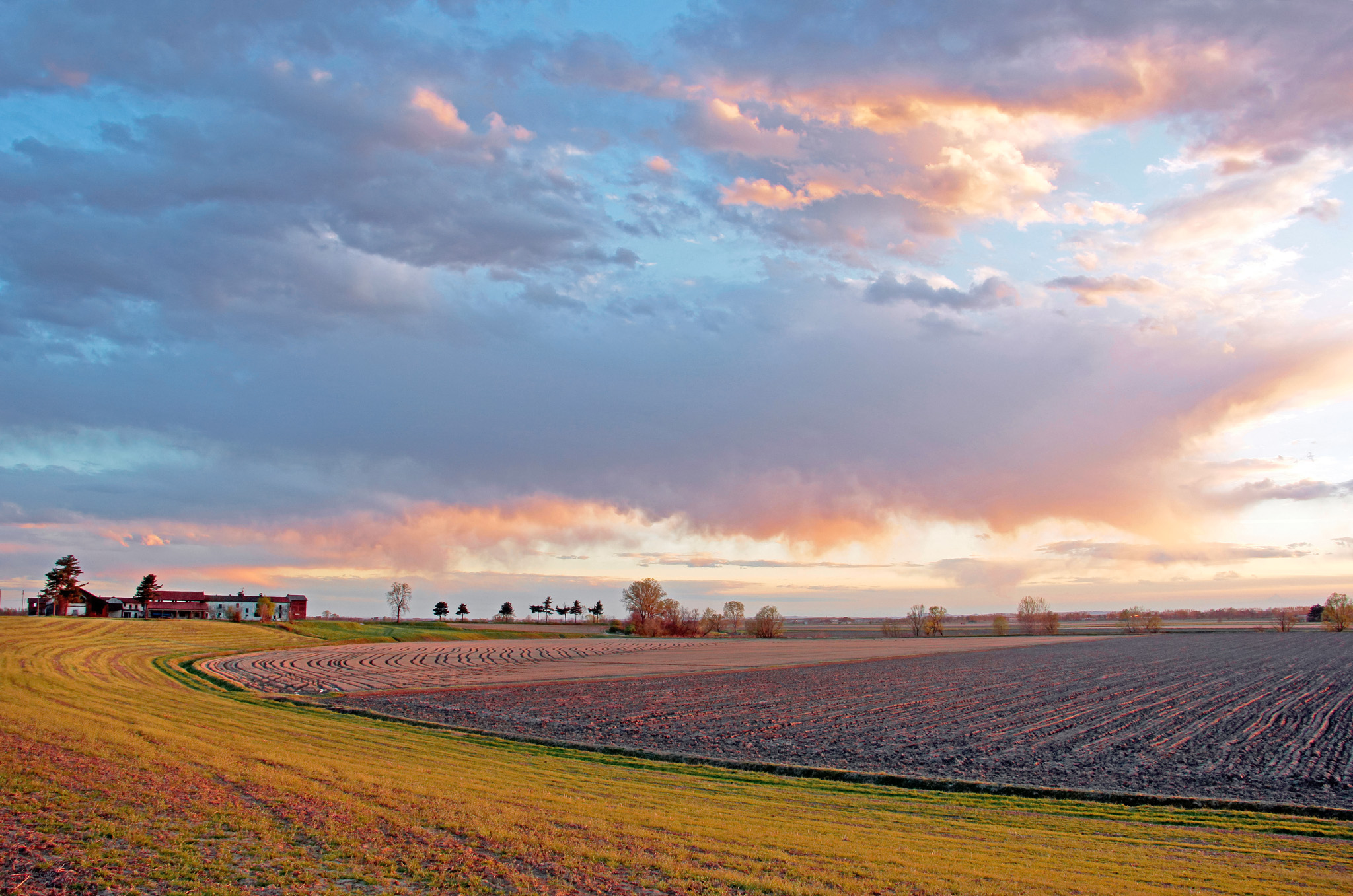 Ultima luce sui campi