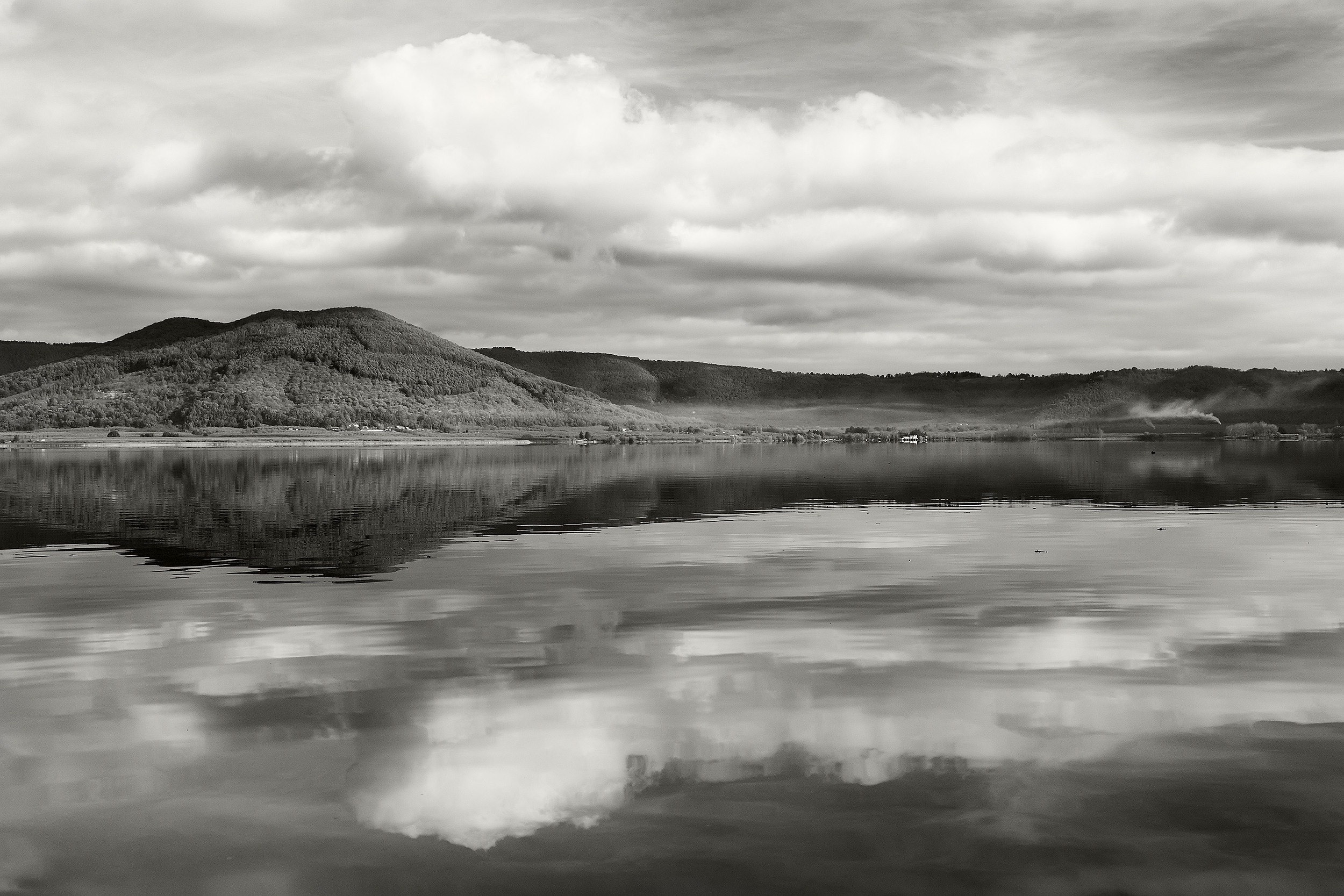 Lago di Vico b&n con viraggio