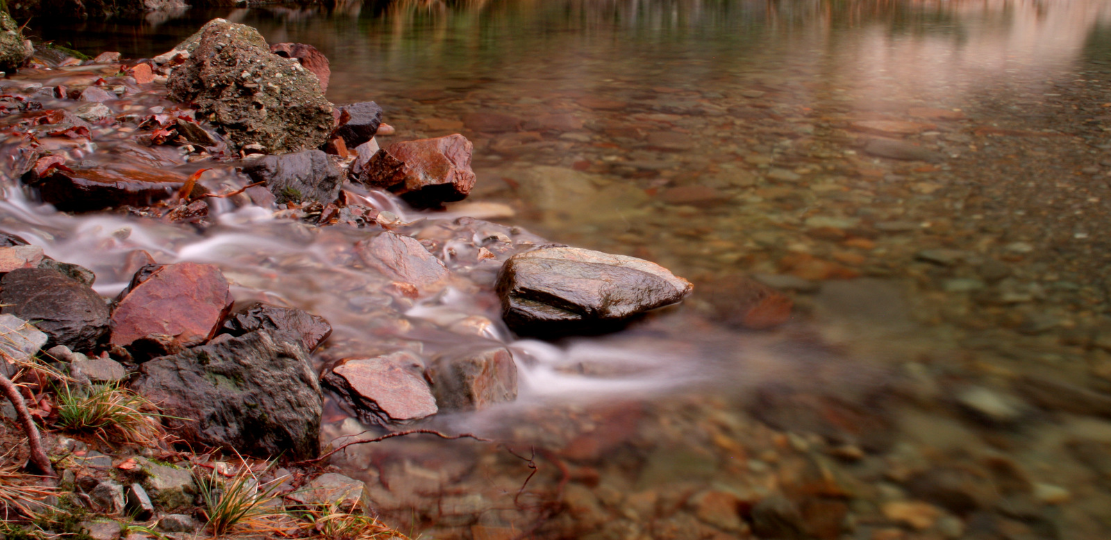 The stream enters the bubble