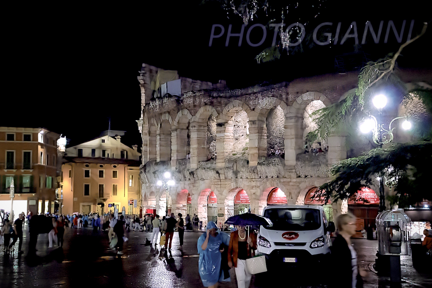 4 steps in the center of Verona arena .... front ..