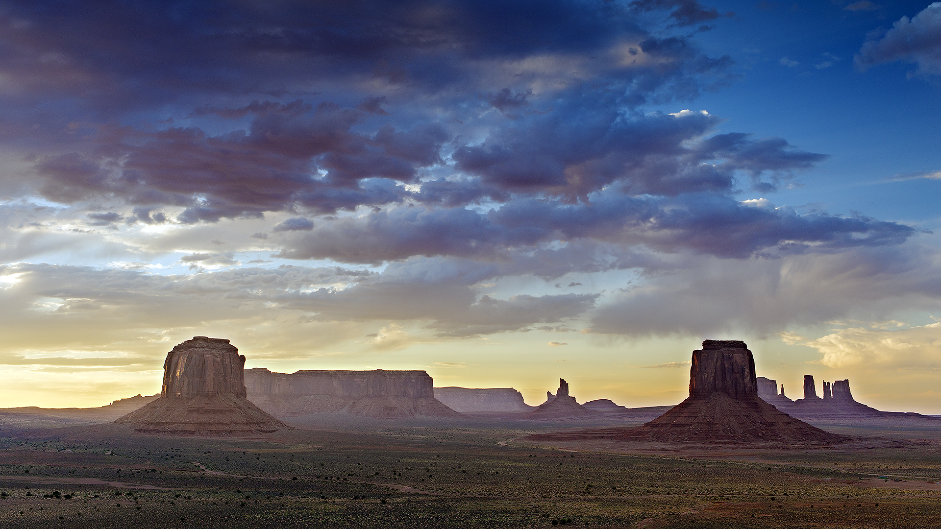 Monument Valley sunset