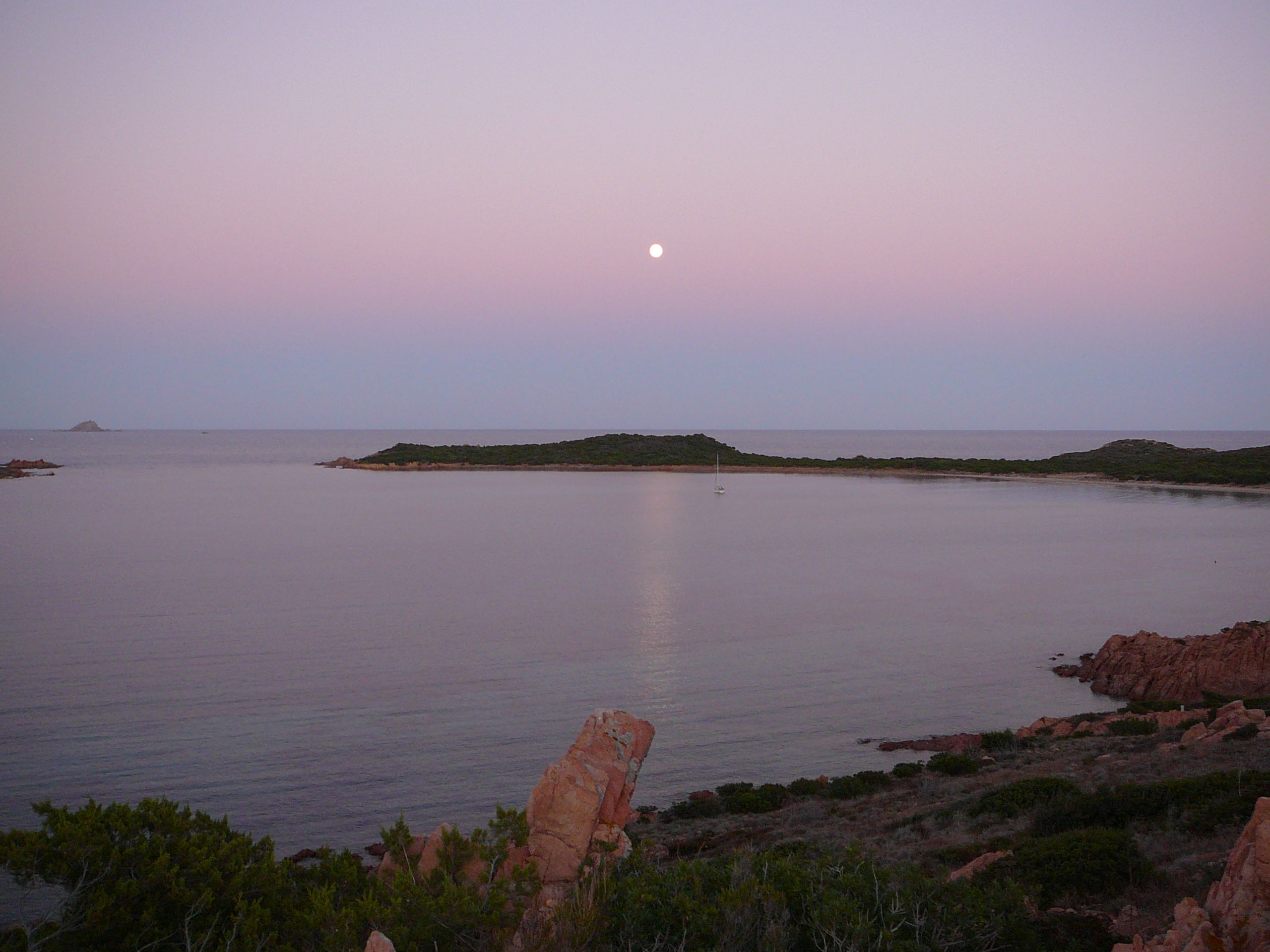 the moon rises at Coda Cavallo