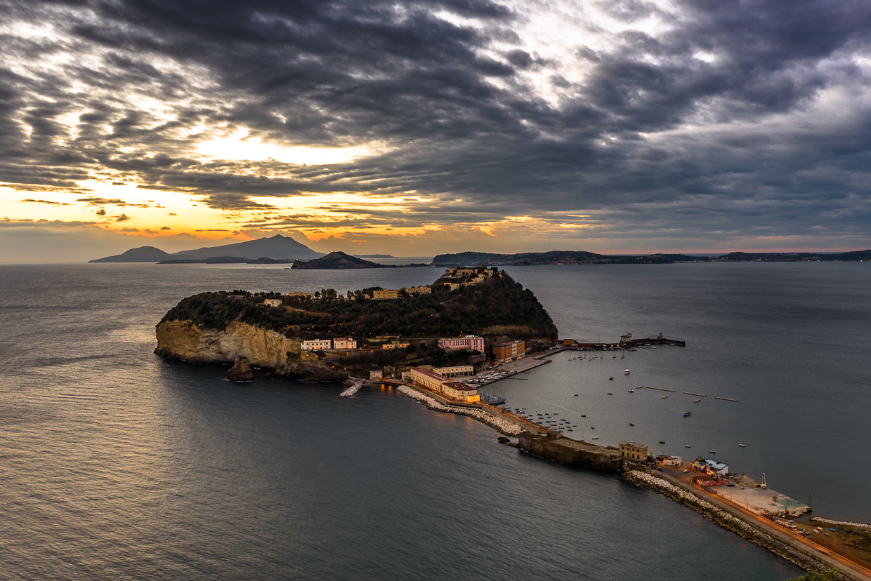 Tramonto sul golfo di Pozzuoli