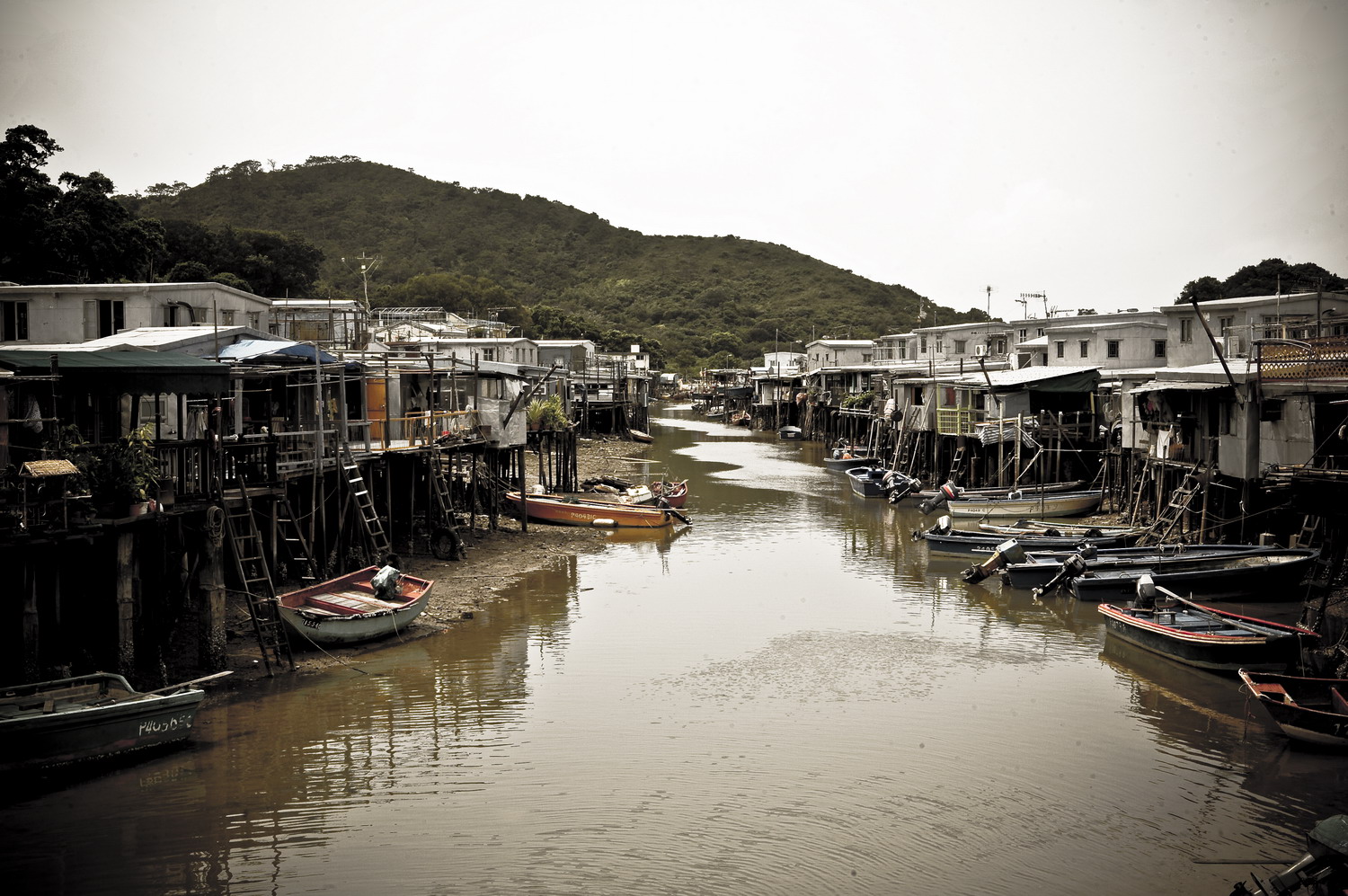 villaggio di contrabbandieri a sud di HK