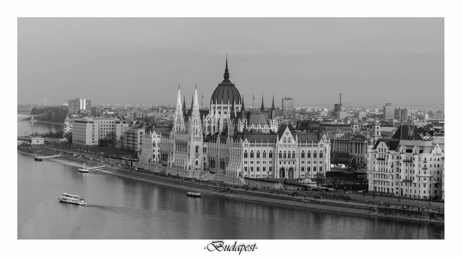 La visione retrò del parlamento di Budapest