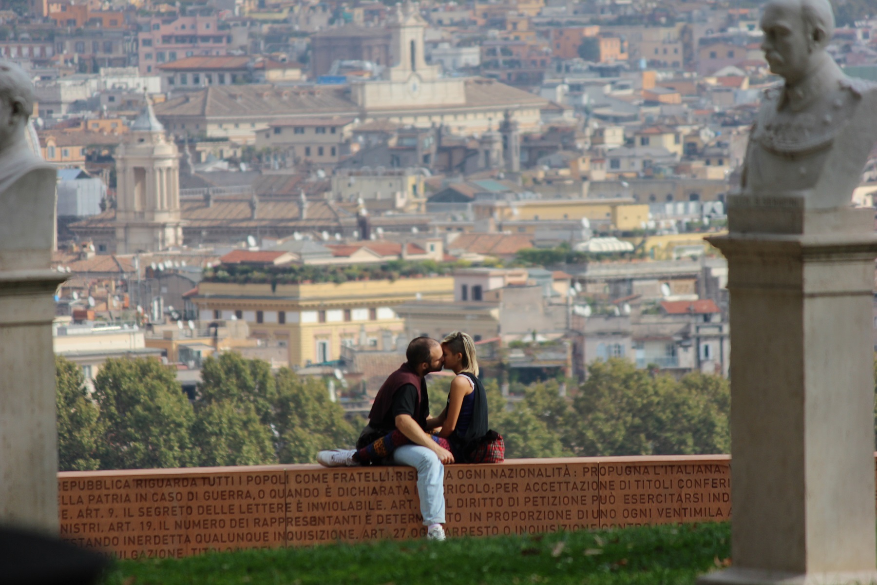 Bacio su Roma.