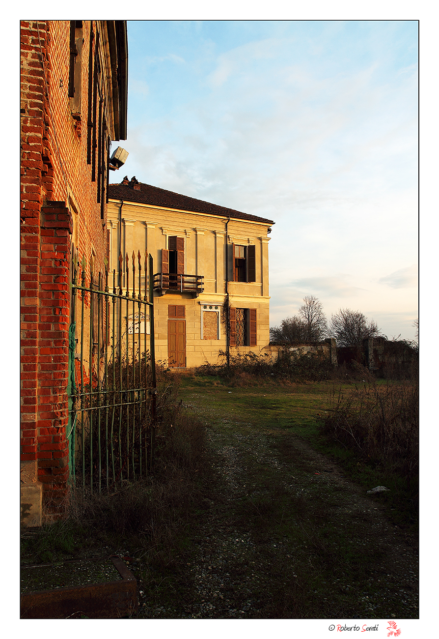 La casa dietro l' angolo