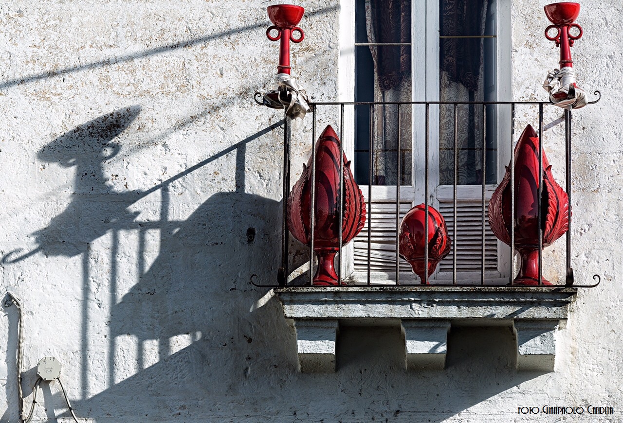 balcone in rosso