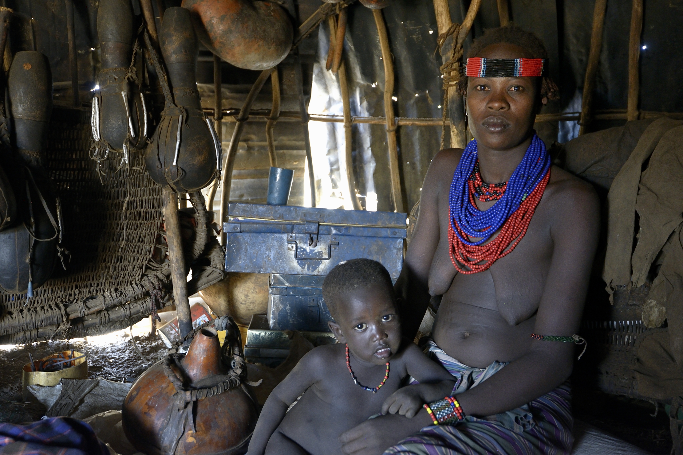 Etiopia 2015 - Giovane madre Dassanech con bambino