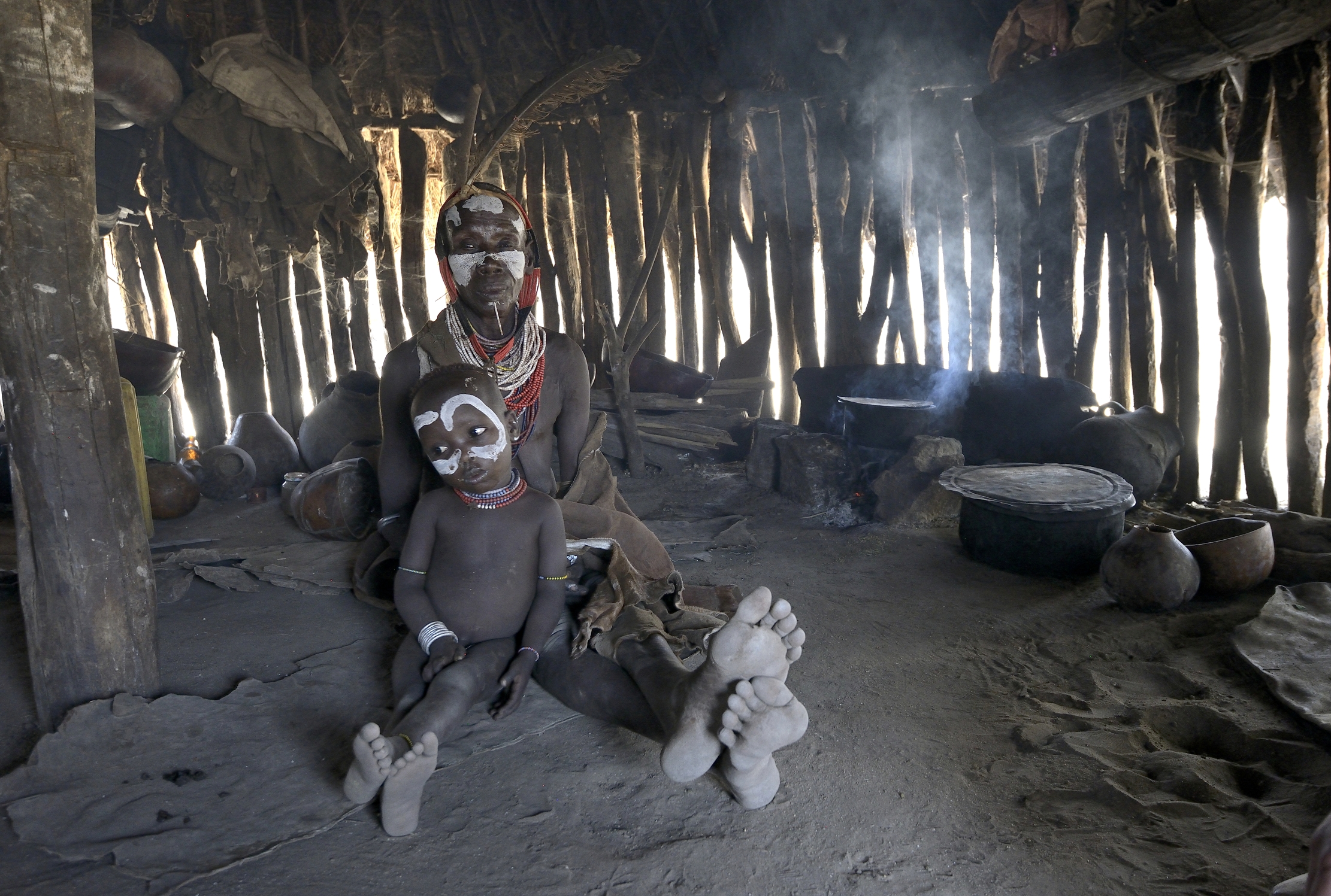 Etiopia 2015 - In una capanna Karo