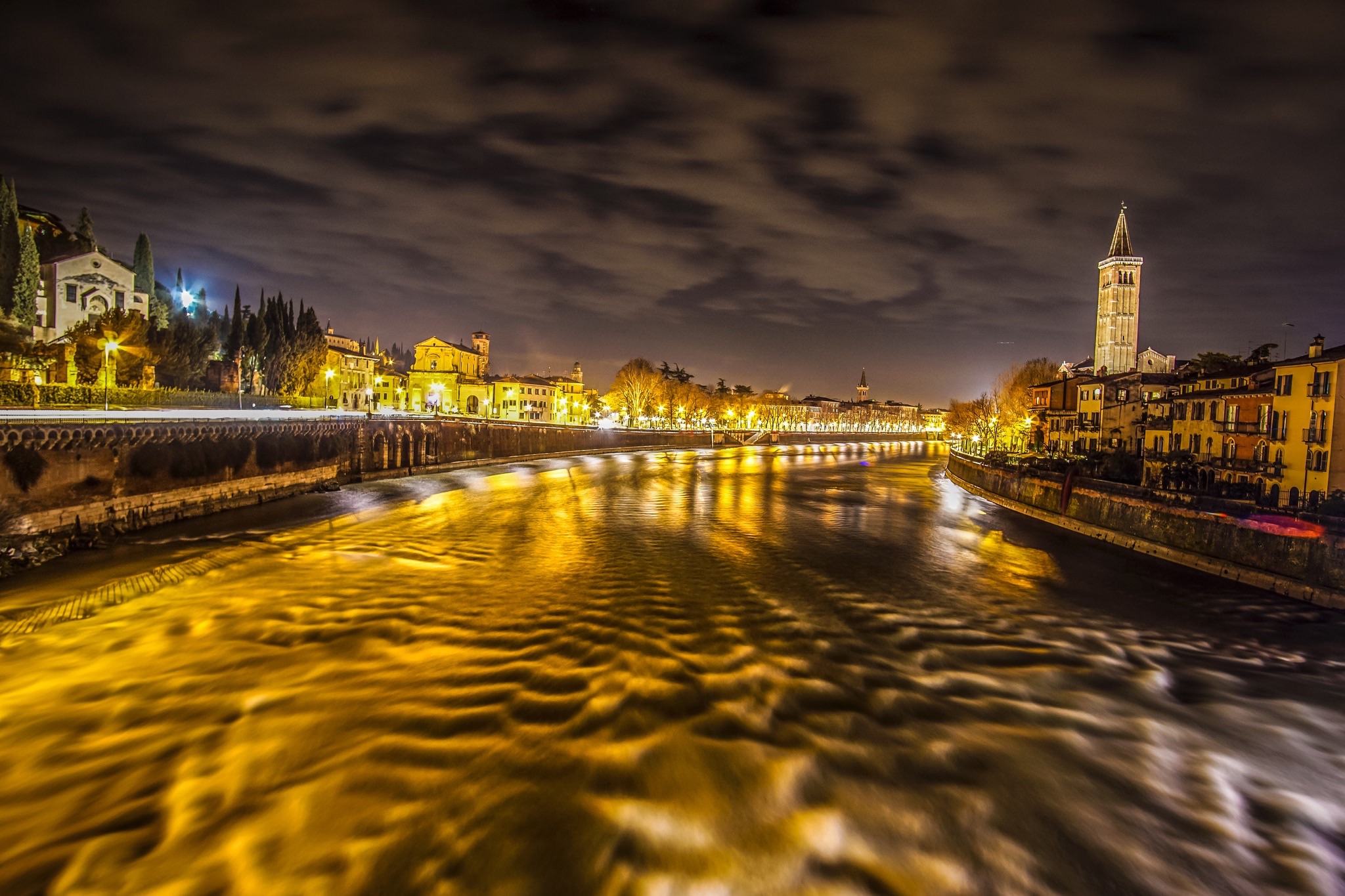 Ponte di pietra, Verona