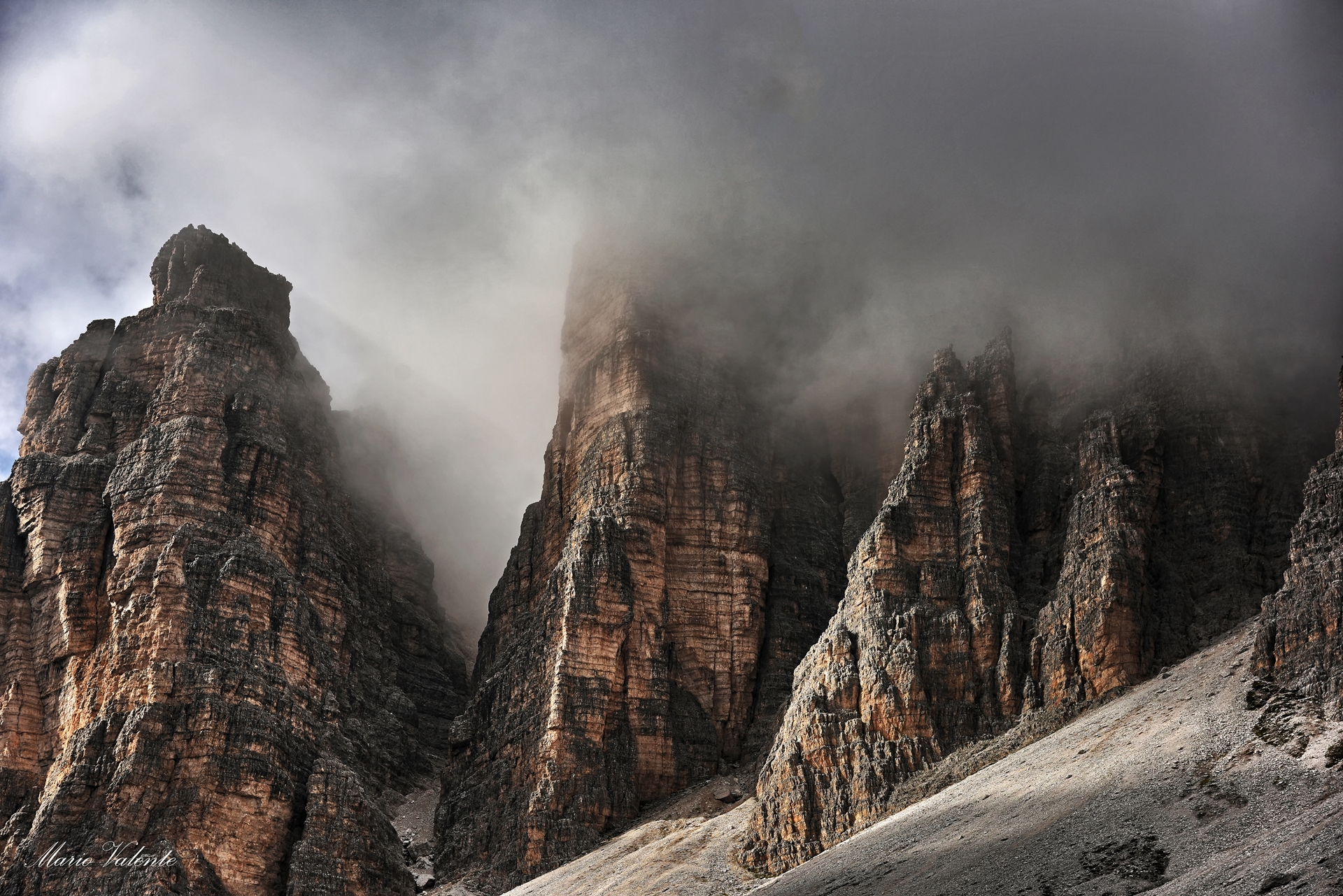 Giganti nella nebbia
