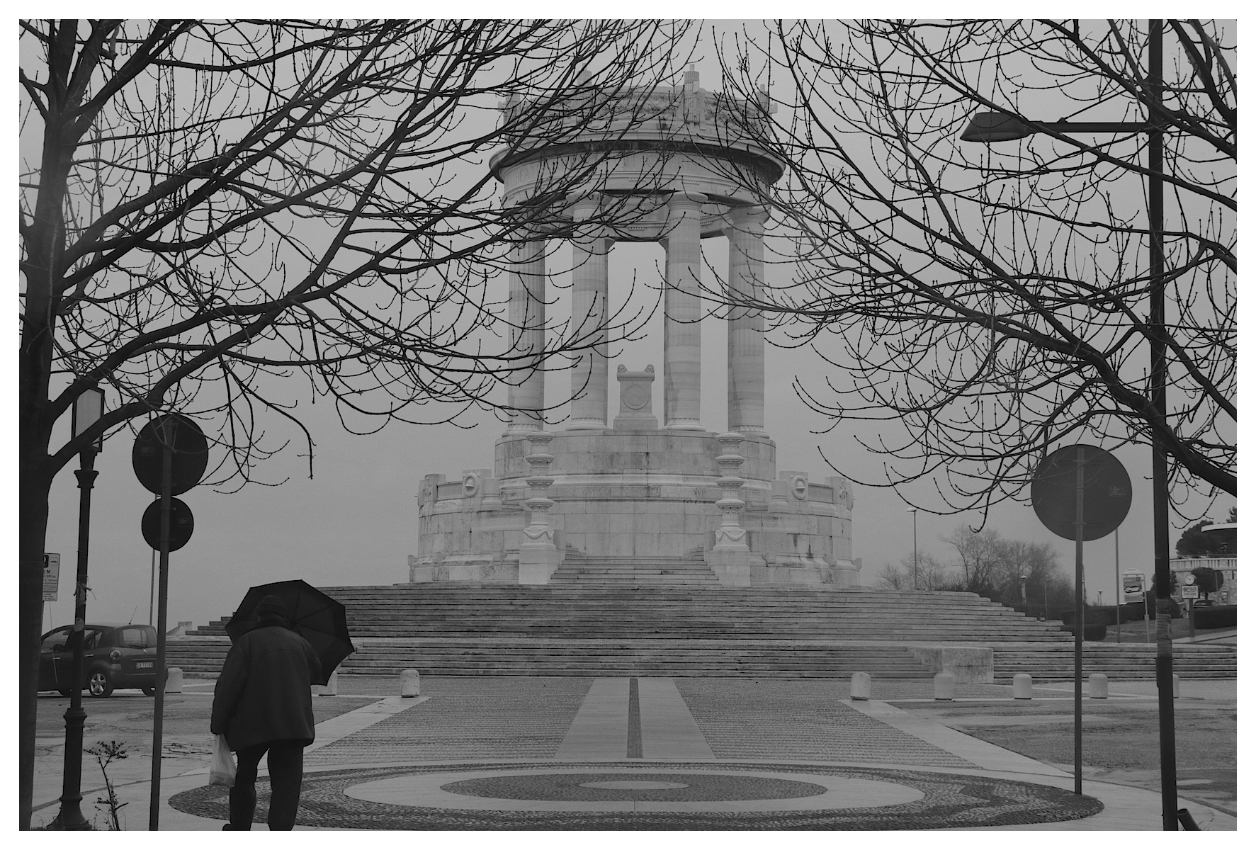 in giro per Ancona...Monumento ai Caduti 4