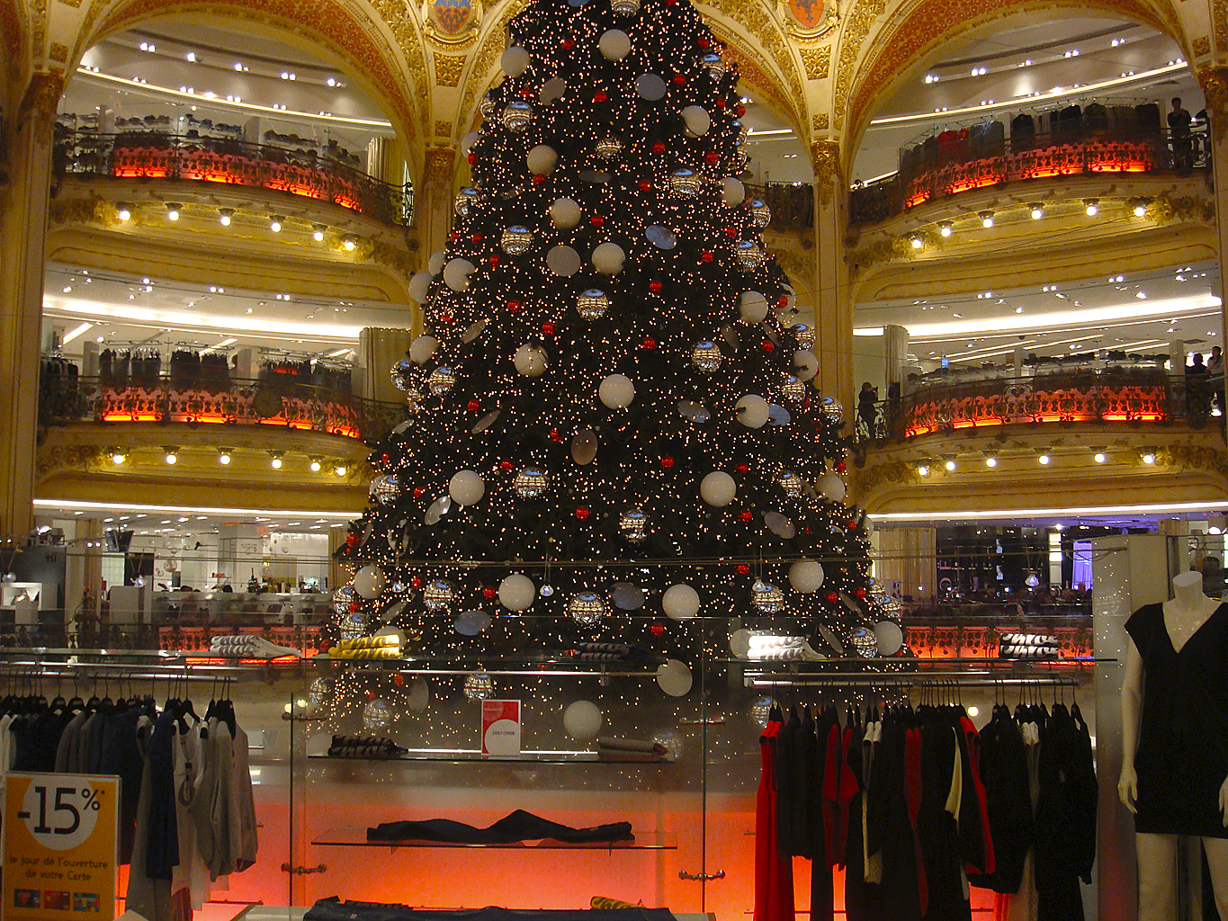 Interno di La Fayette 2