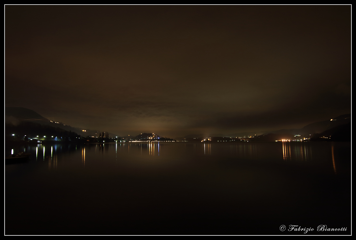 Winter mist on the lake