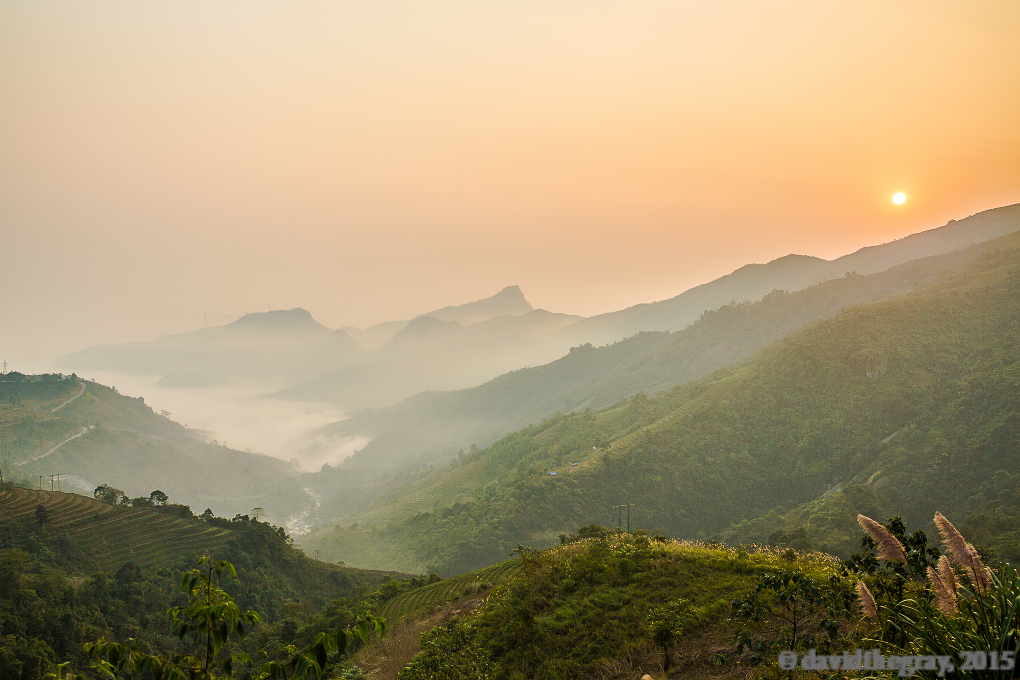Alba sulla valle di Sapa