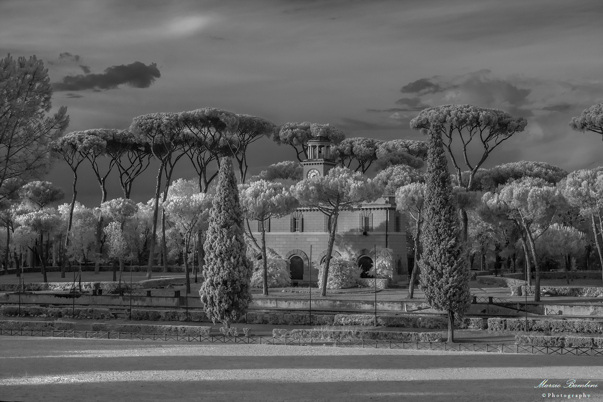 Villa Borghese, Casino Clock in Piazza di Siena