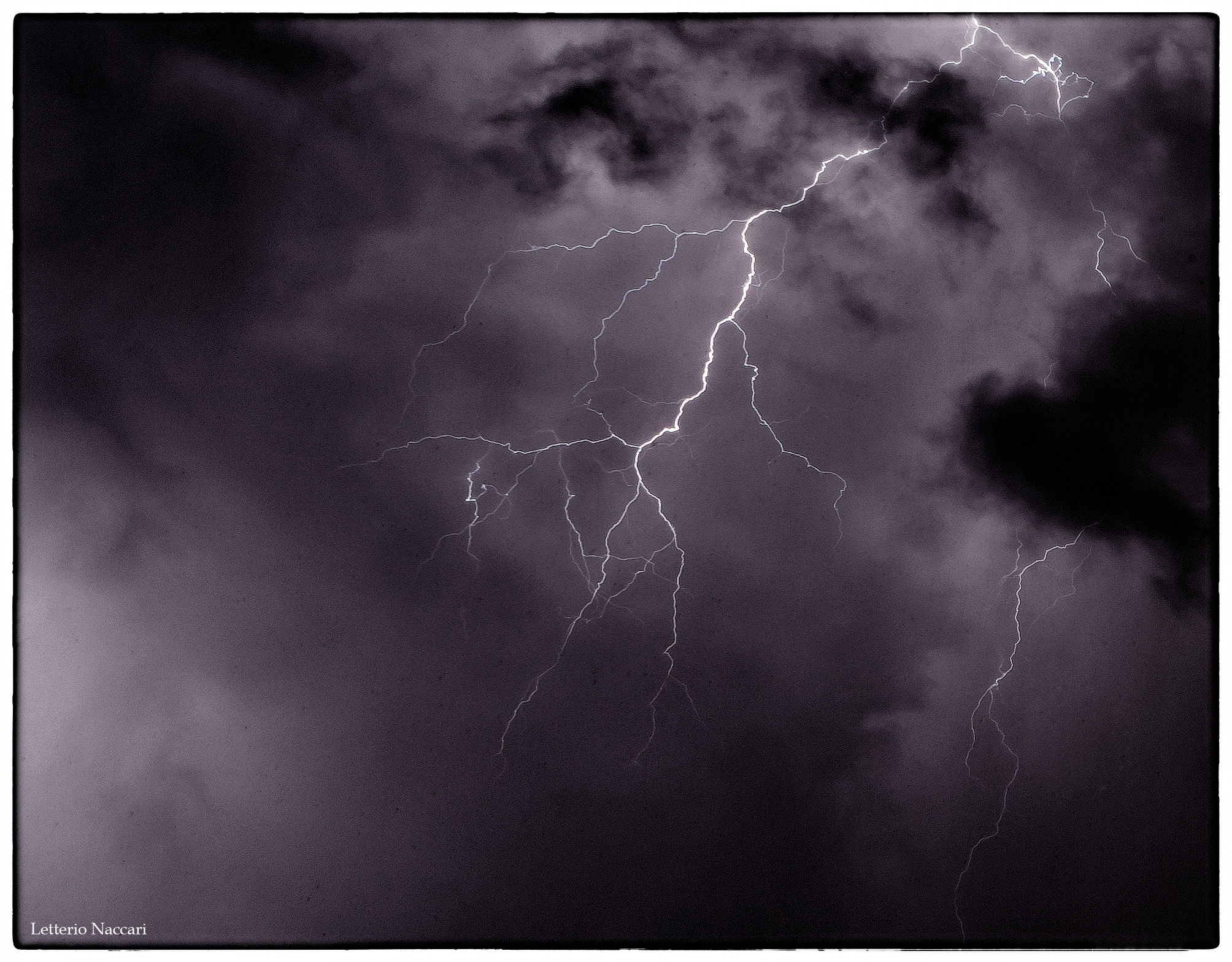 Electrifying cracks in the sky