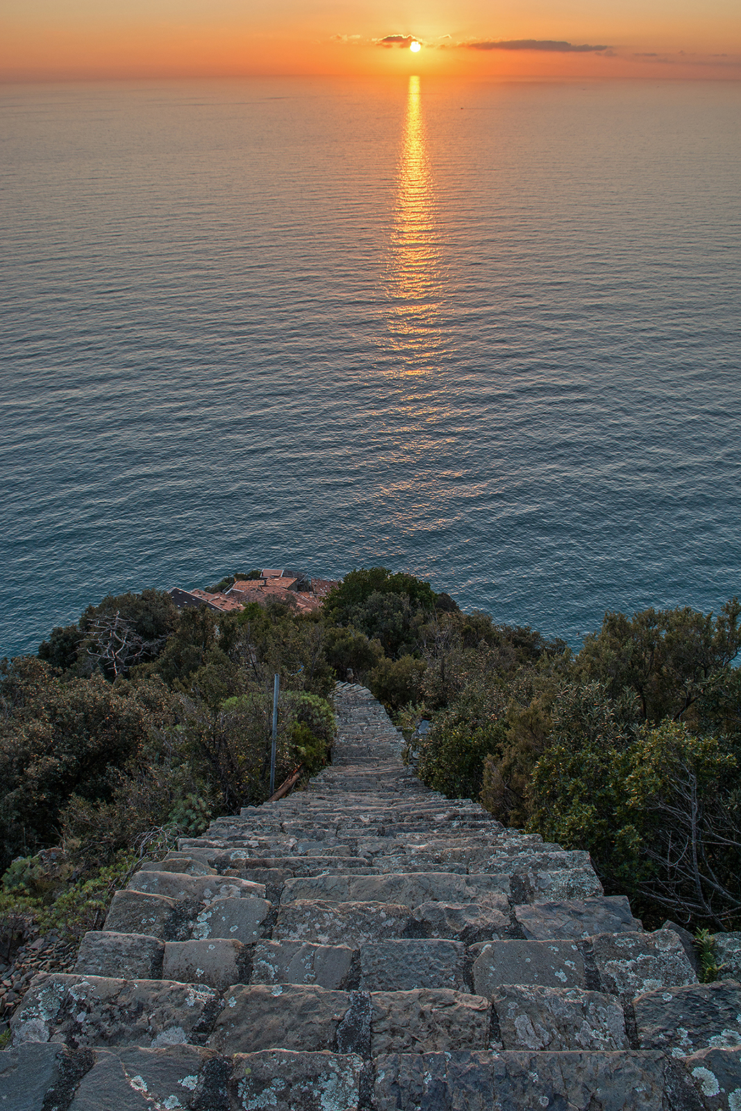 La scala e il tramonto