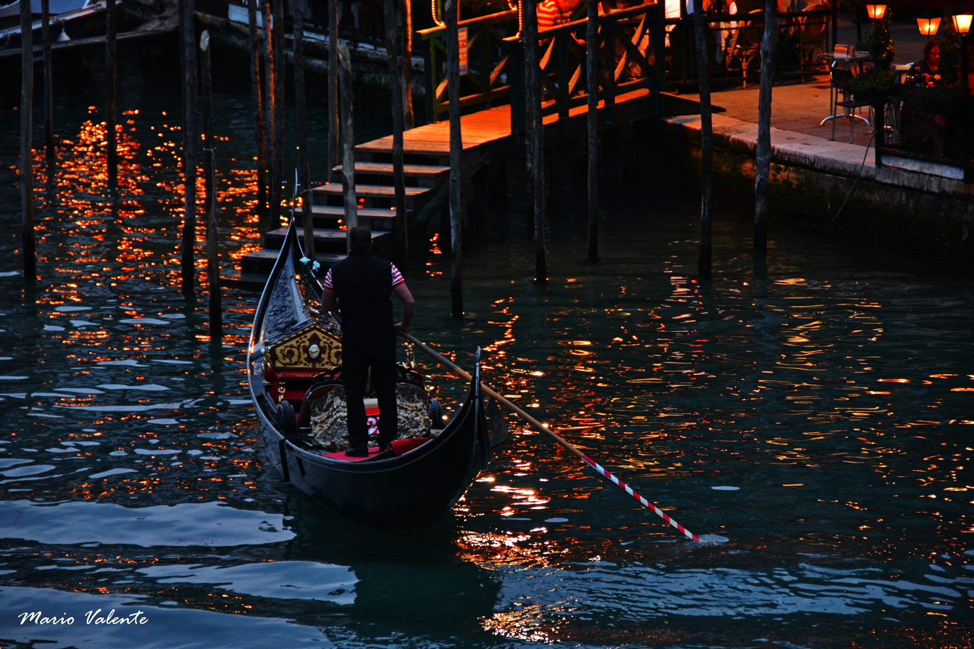 Gondola tra i riflessi