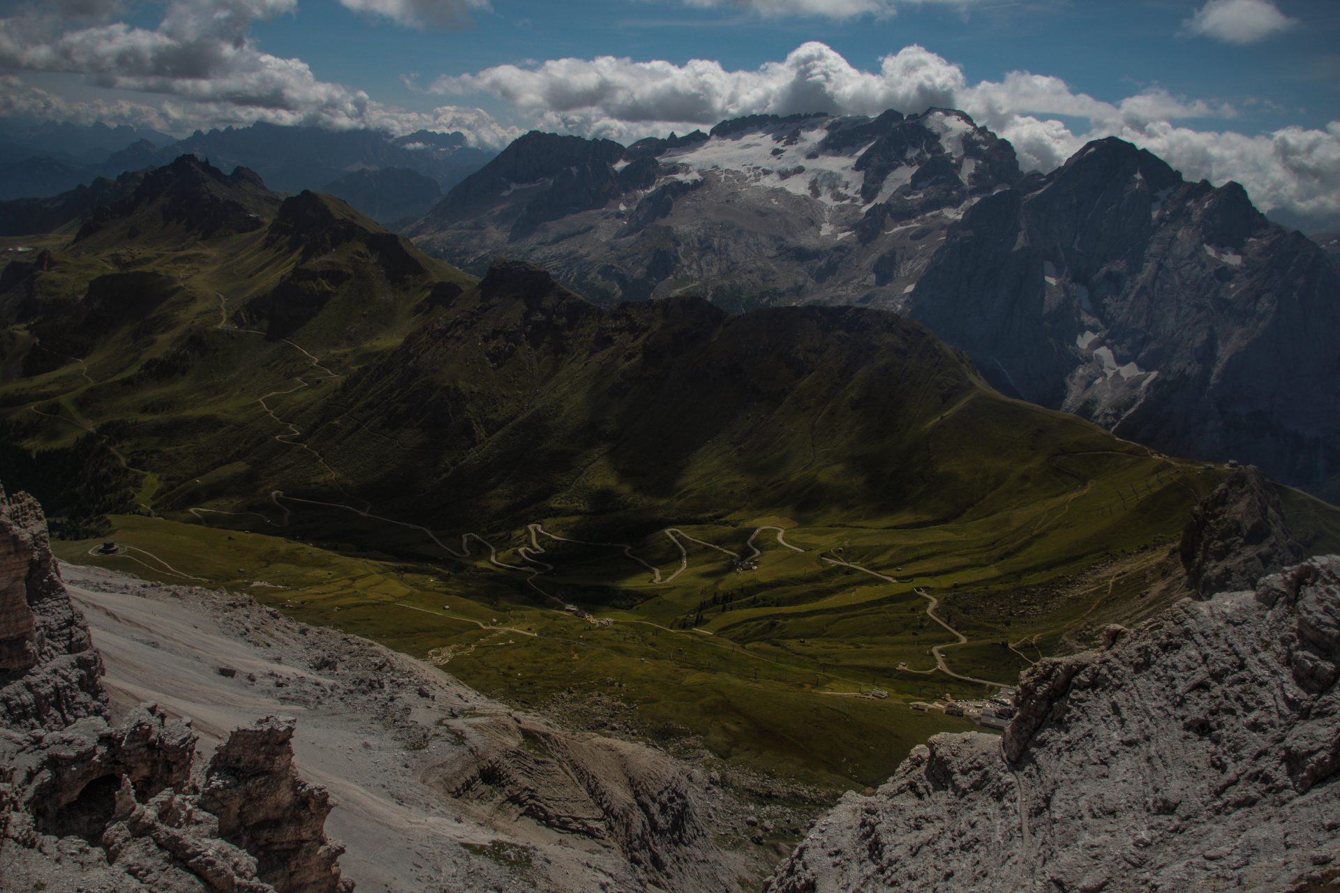 vista dal pordoi sul passo