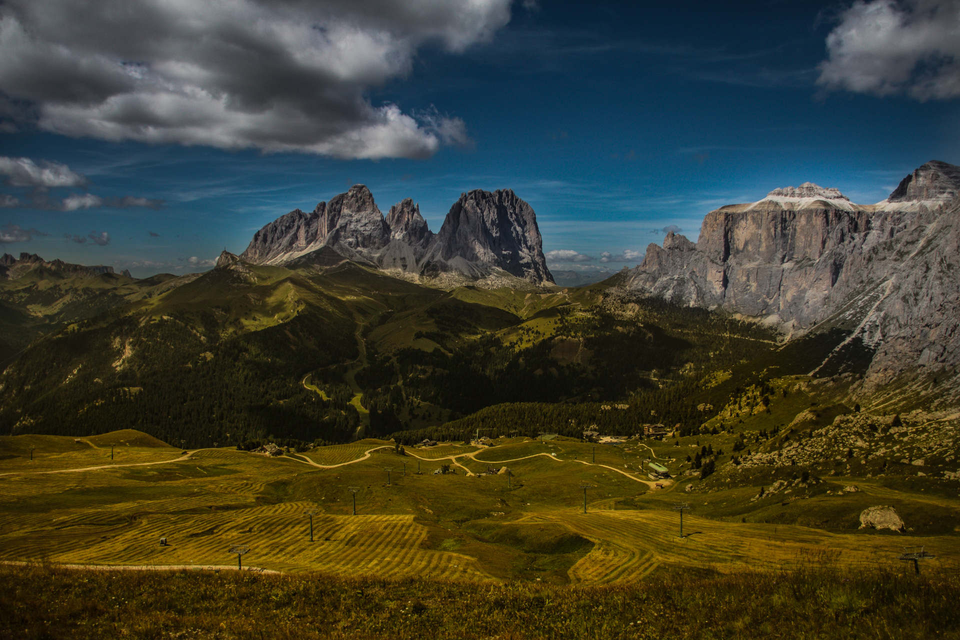 group of saddle seen from pordoi