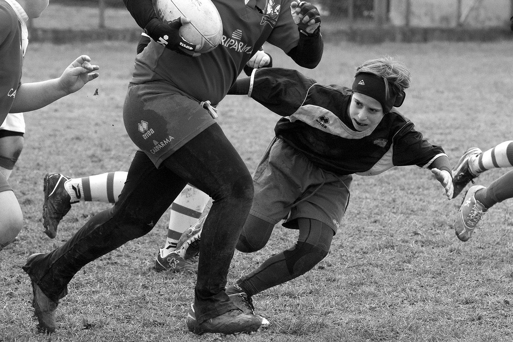 Si placca alle gambe...