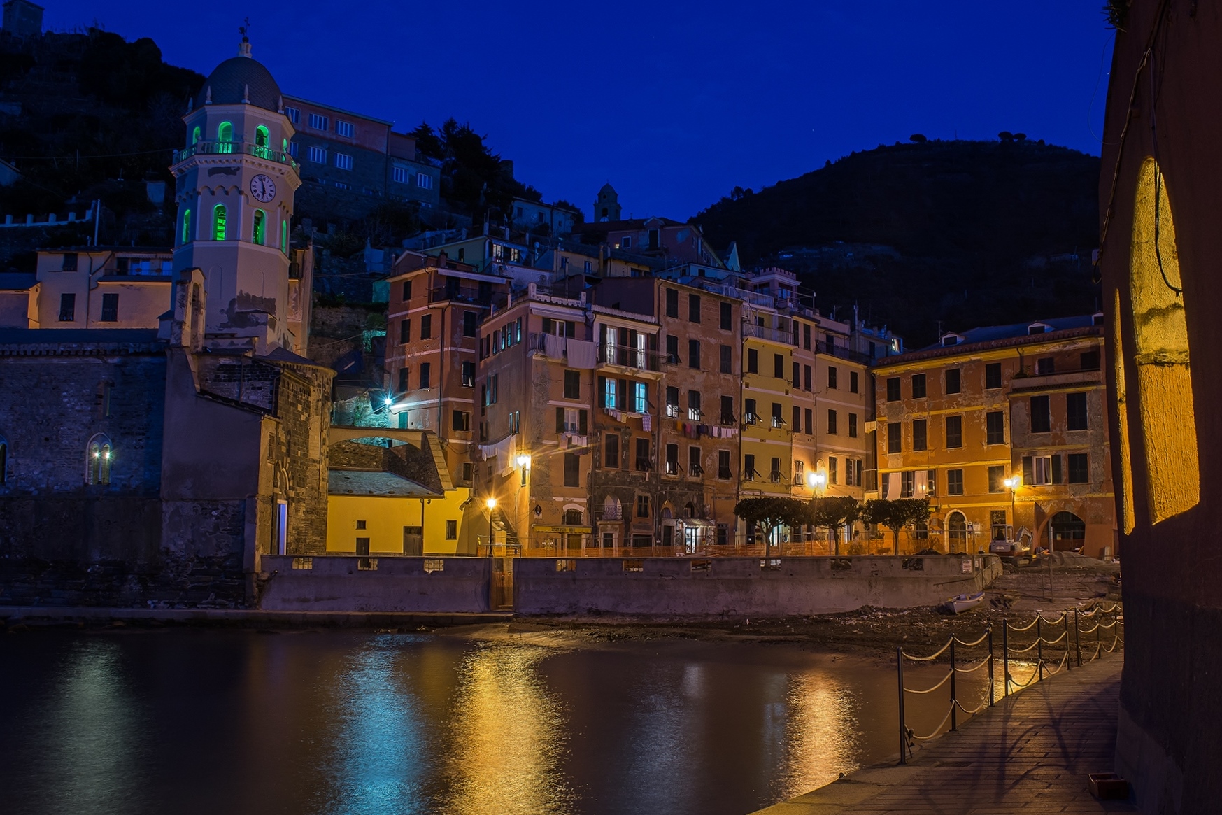Vernazza-Now blu3