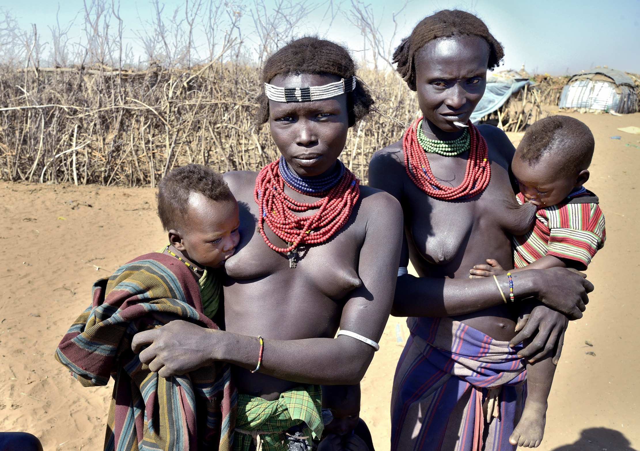 Etiopia 2015 -Donne Dassanech con bambini