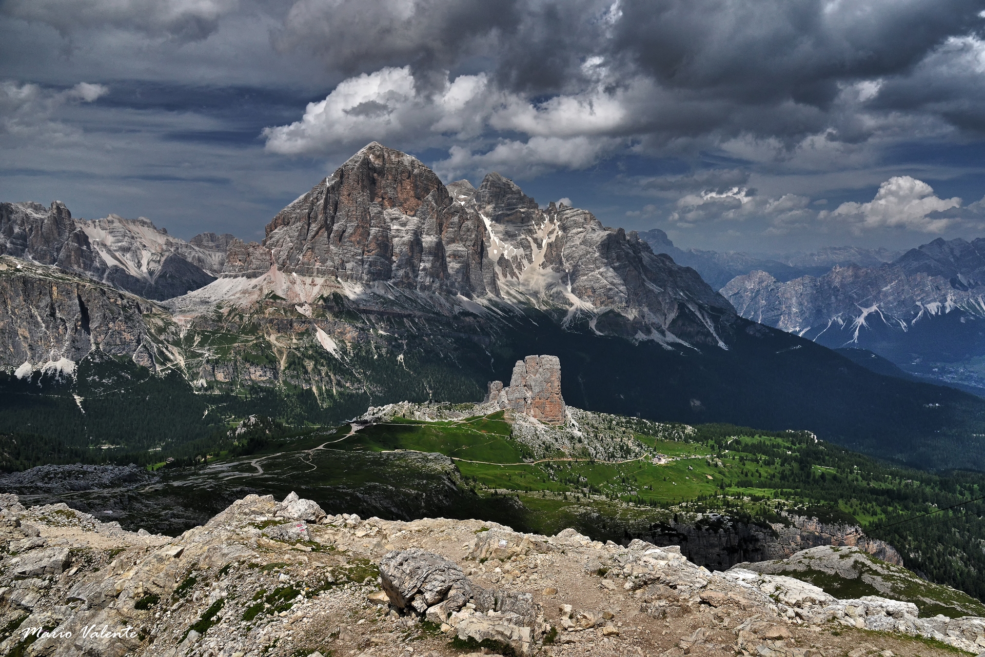 Cinque Torri e gruppo Tofane, vista dal Nuvolau