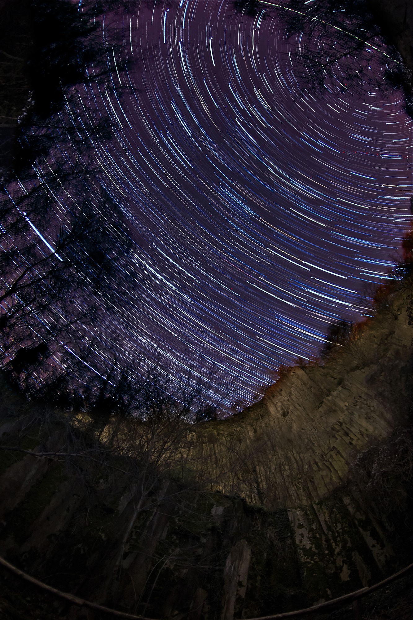 According Startrail_Atto