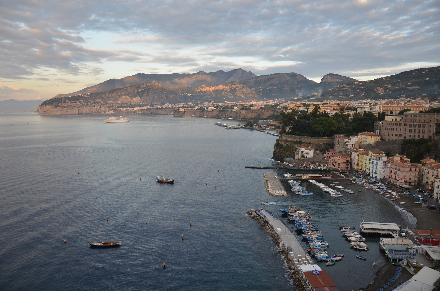 Qui dove il mare luccica e tira forte il vento...
