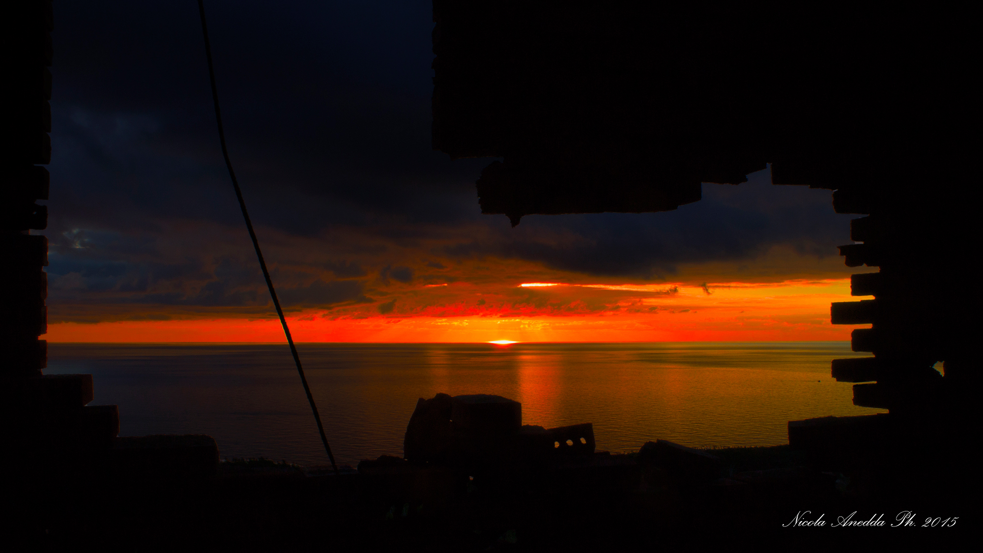 tramonto tra le macerie