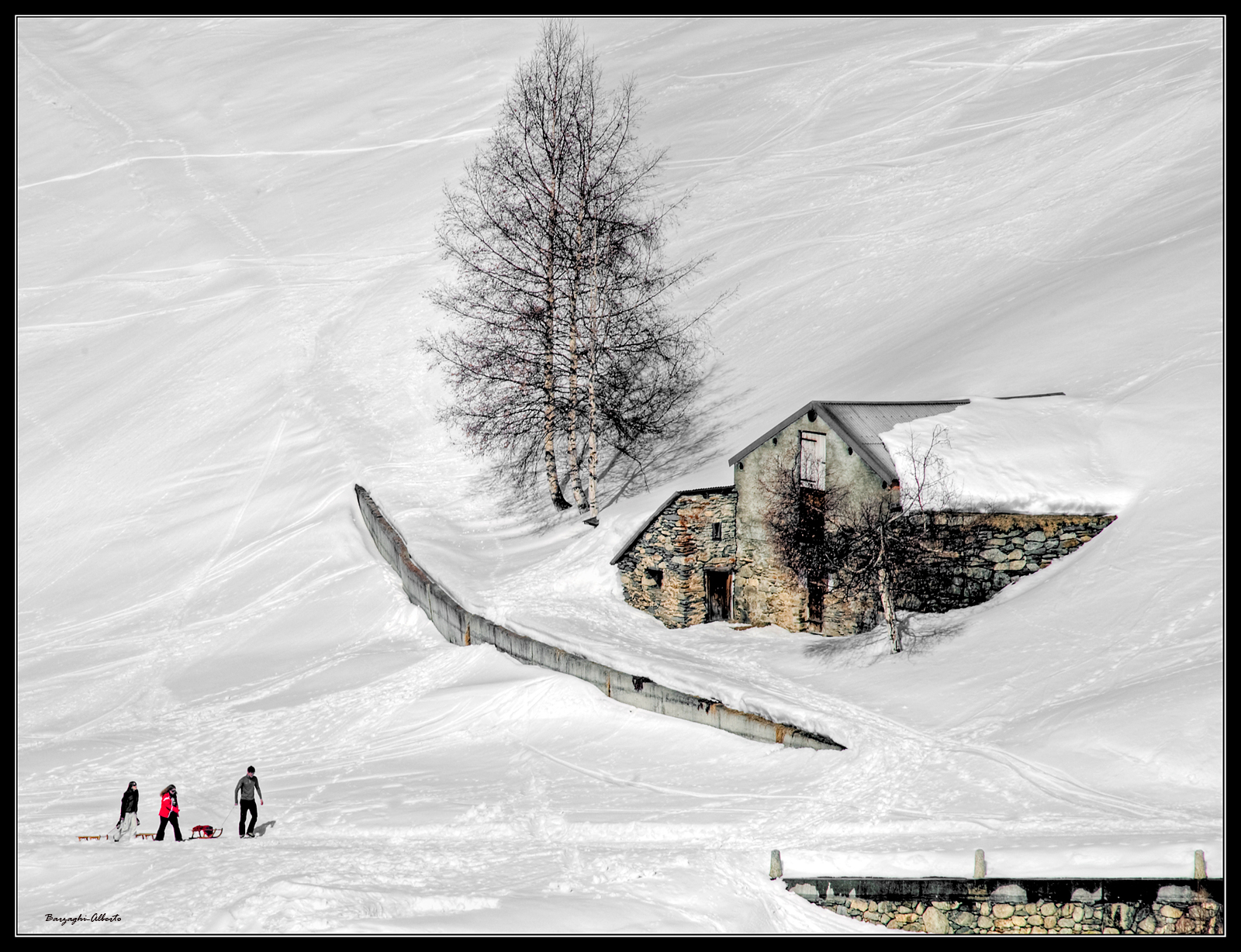 camminando sulla neve