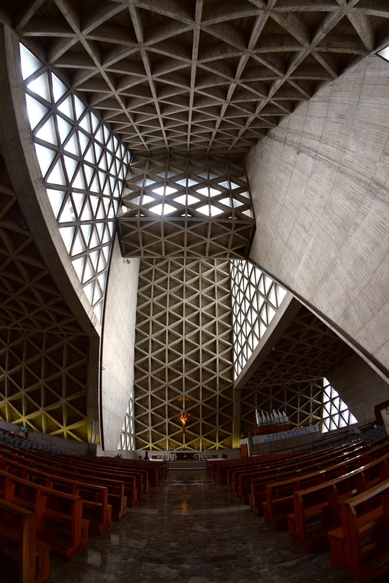 Eye to the ceiling 2