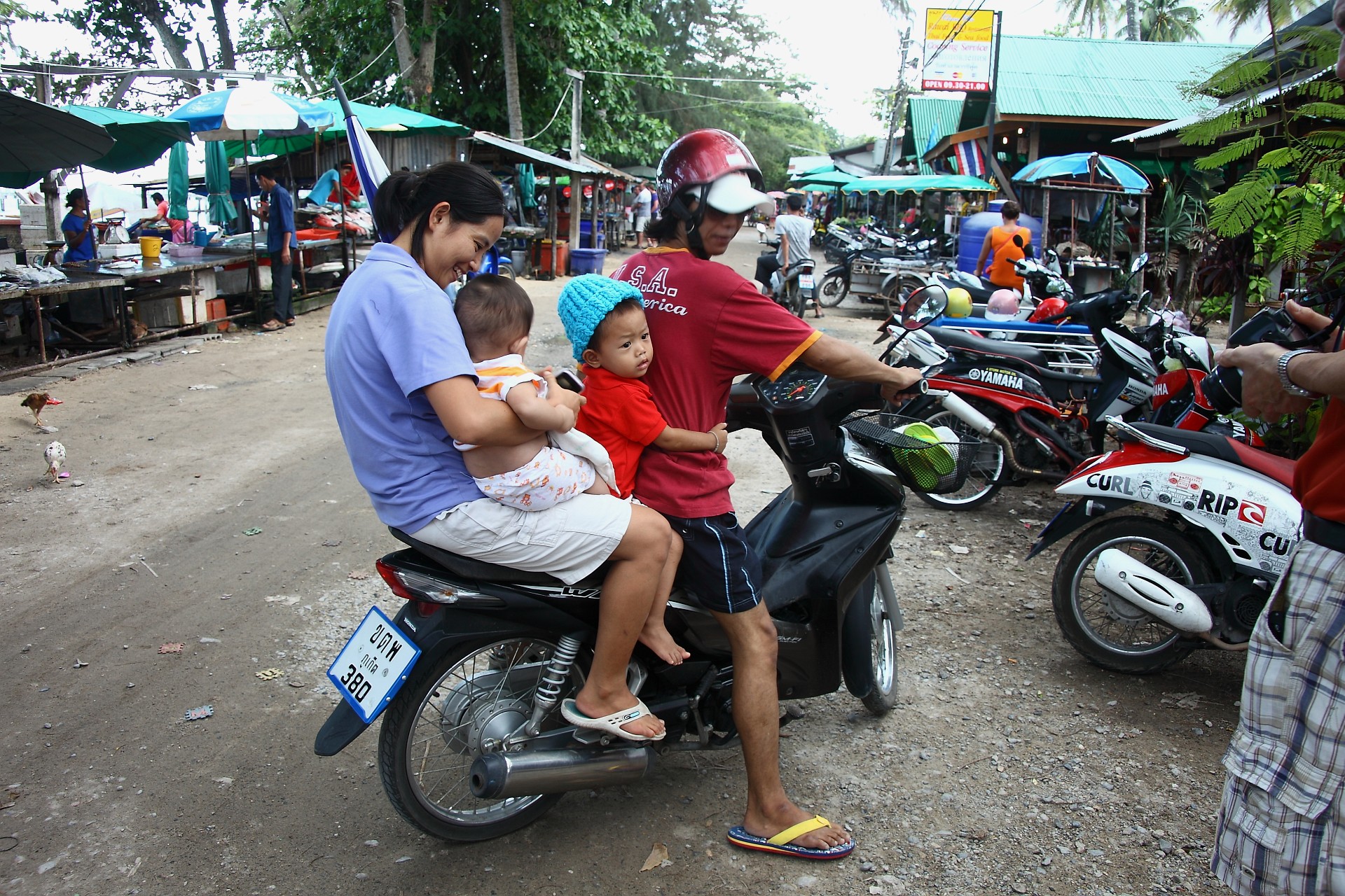 la famiglia al completo (Thailandia)