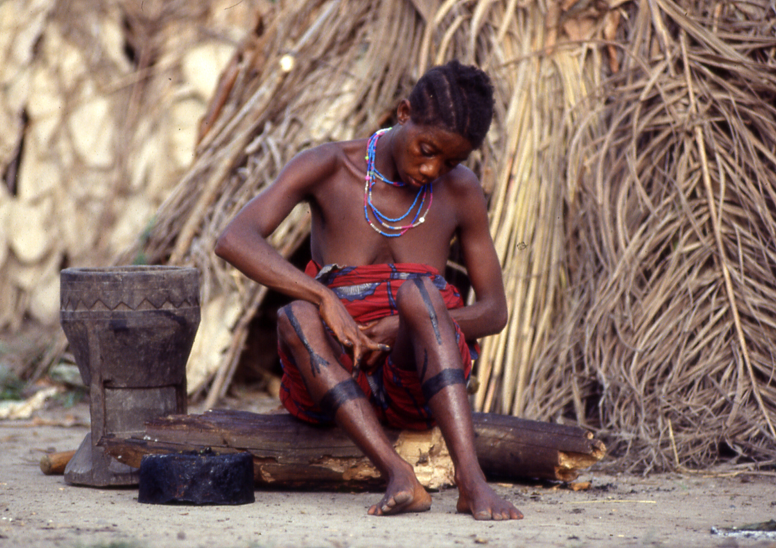 Trick with the soot of the pot moist.