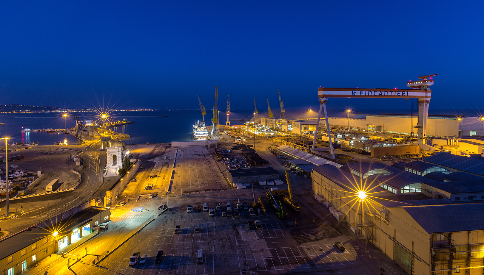 waiting for the dawn of the port of Ancona