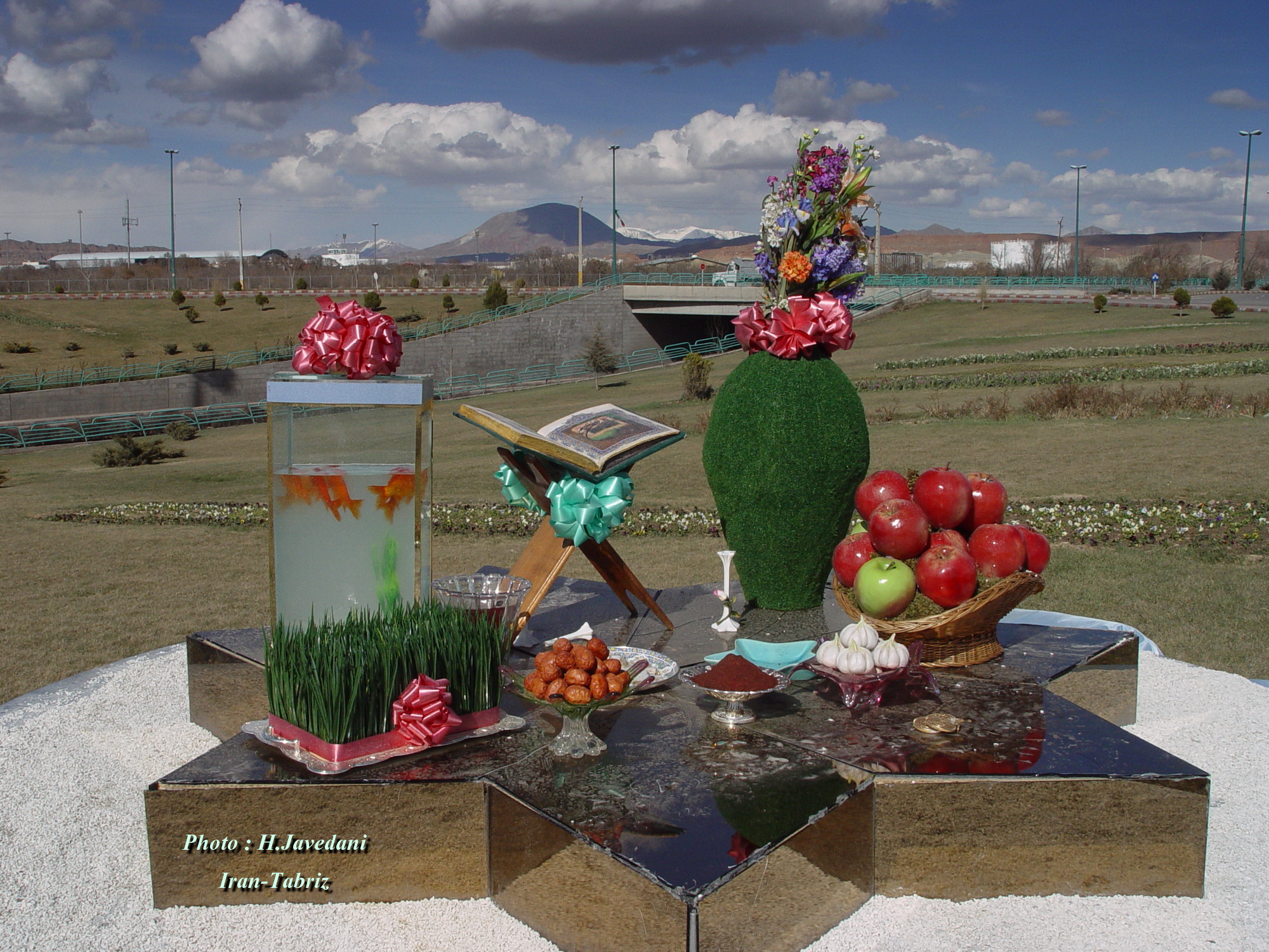 Haft Seen ( Seven S )