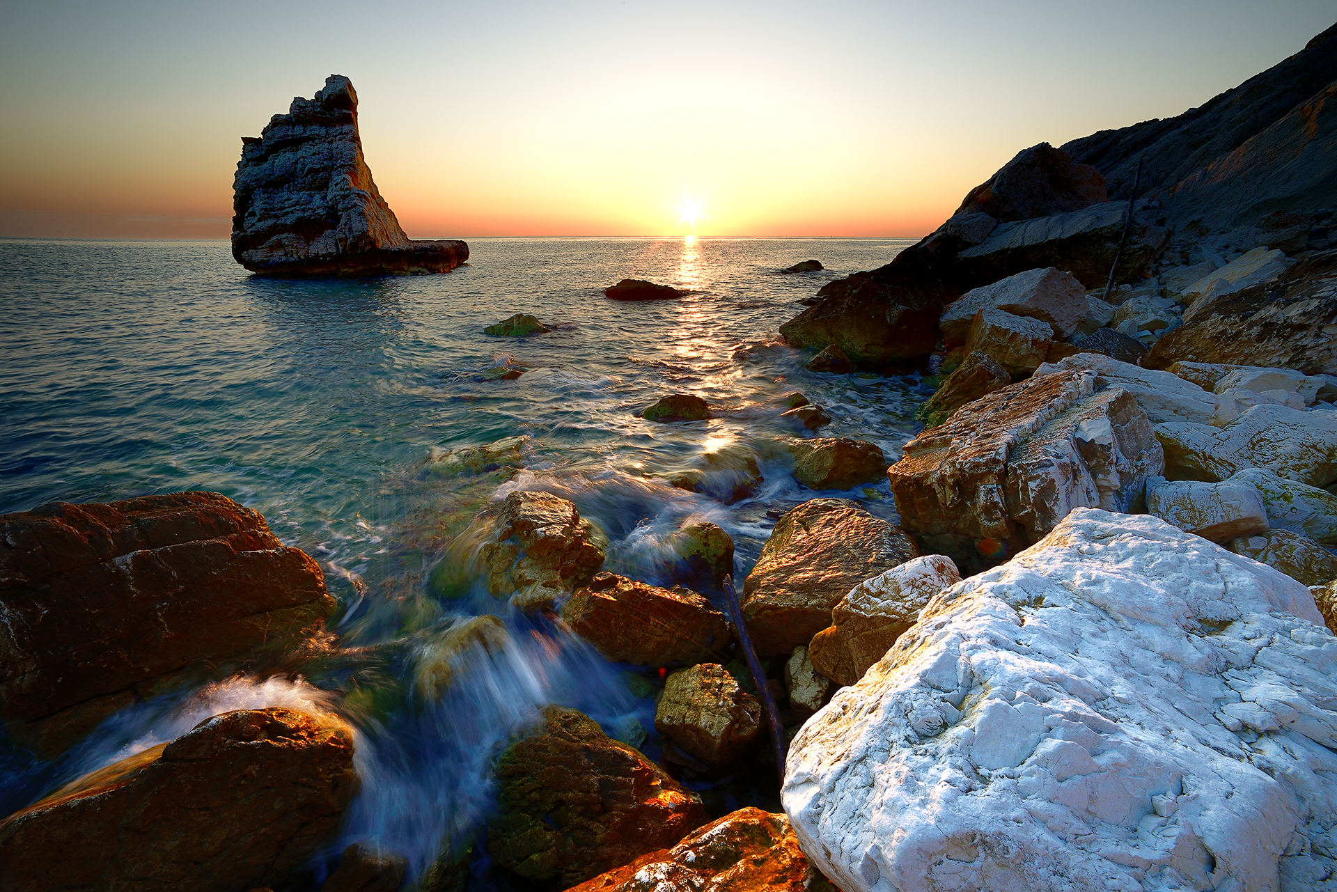 lo scoglio della vela