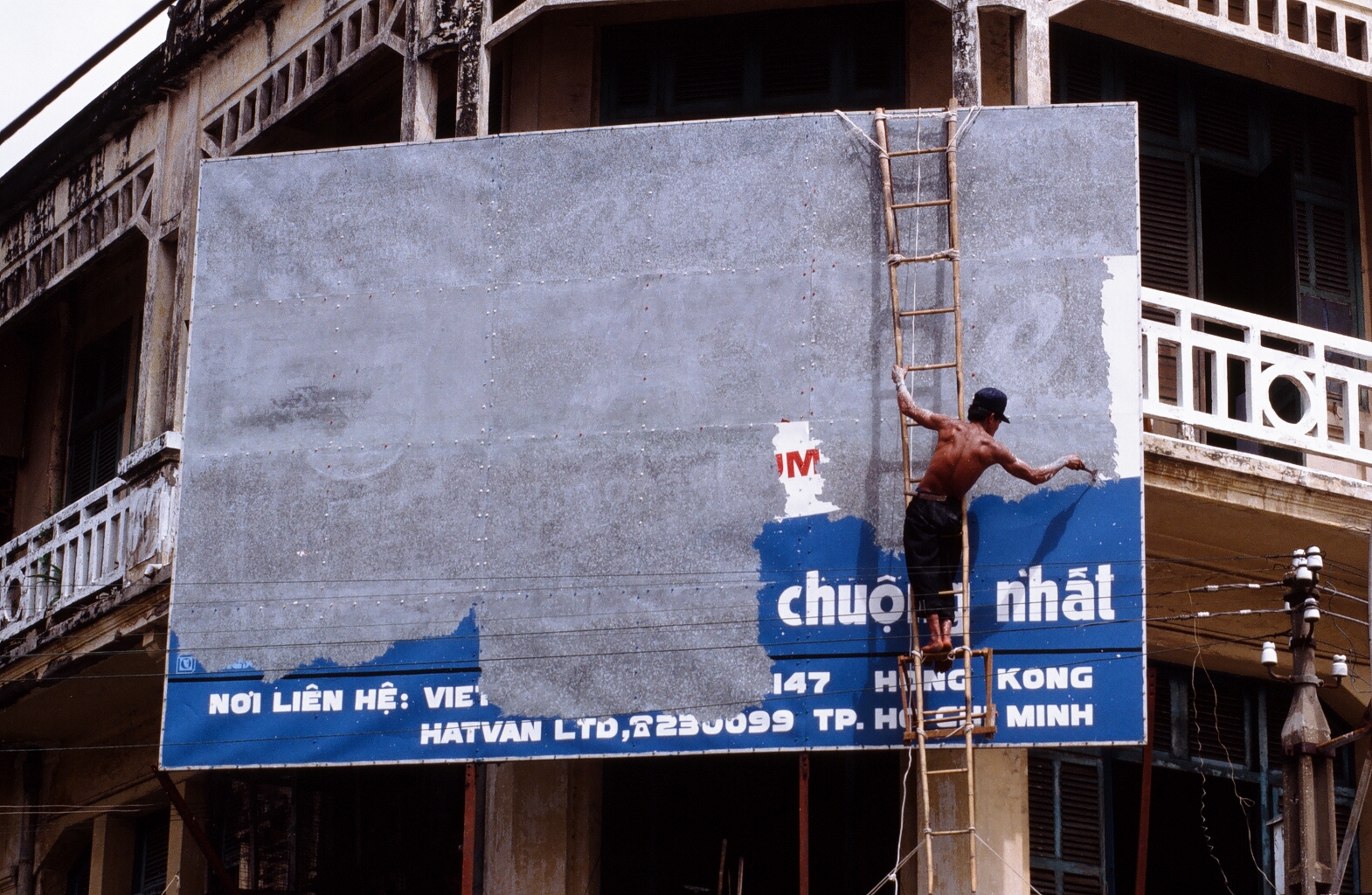 Scala appesa in alto