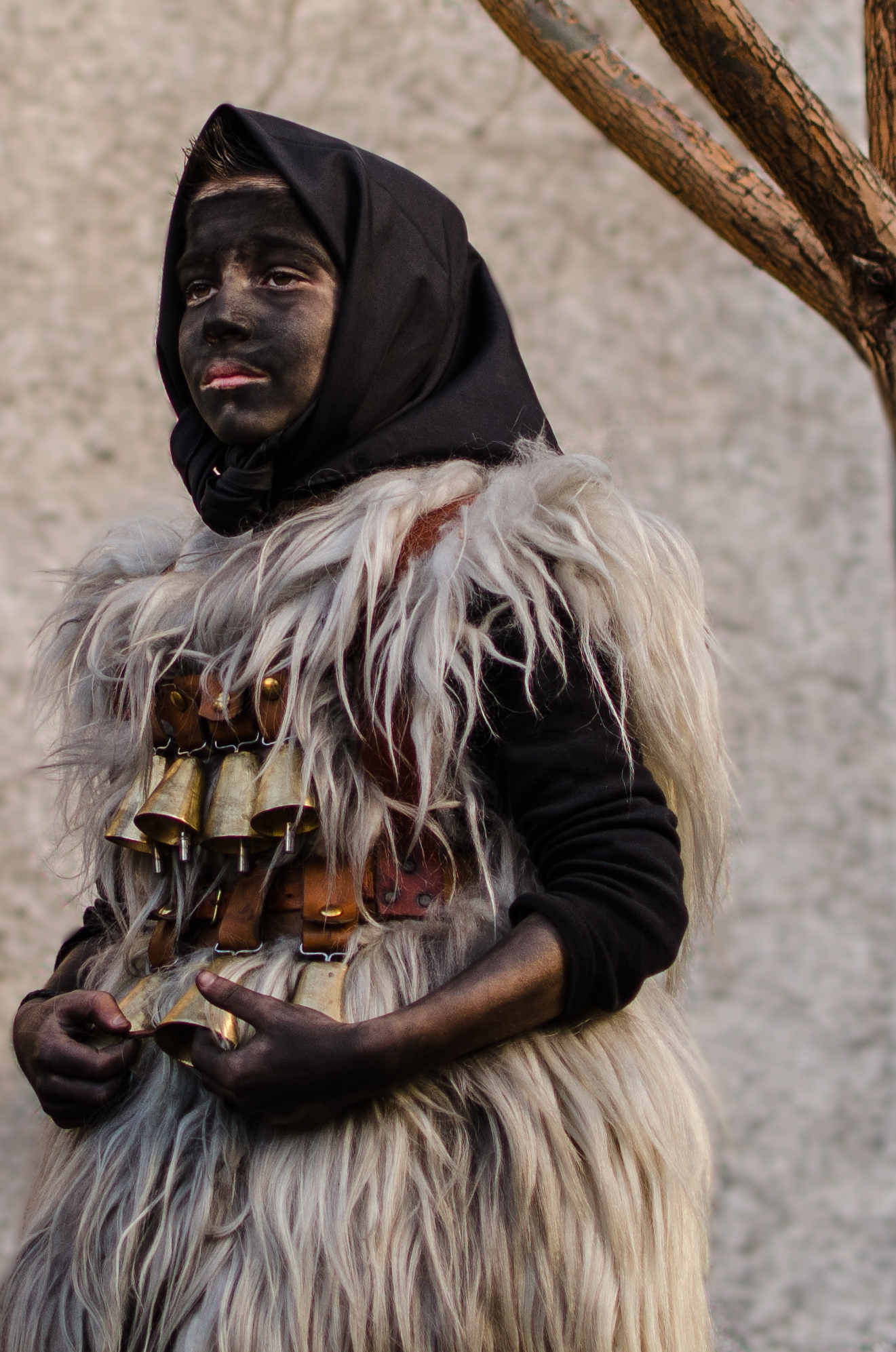 woolen threads and ash cork