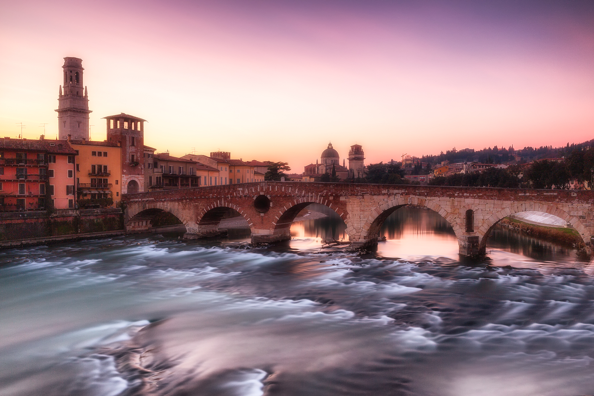 Ponte Pietra al tramonto
