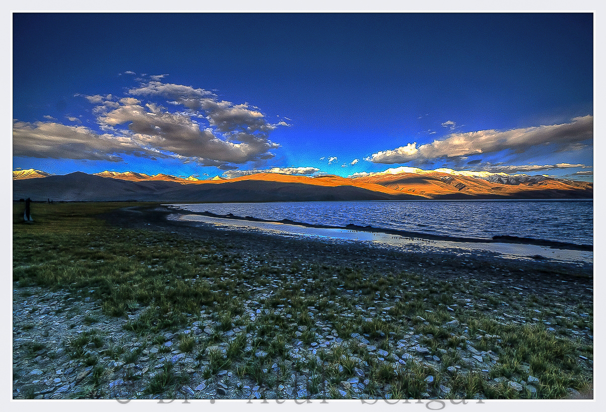 Gonna lay my burden by riverside