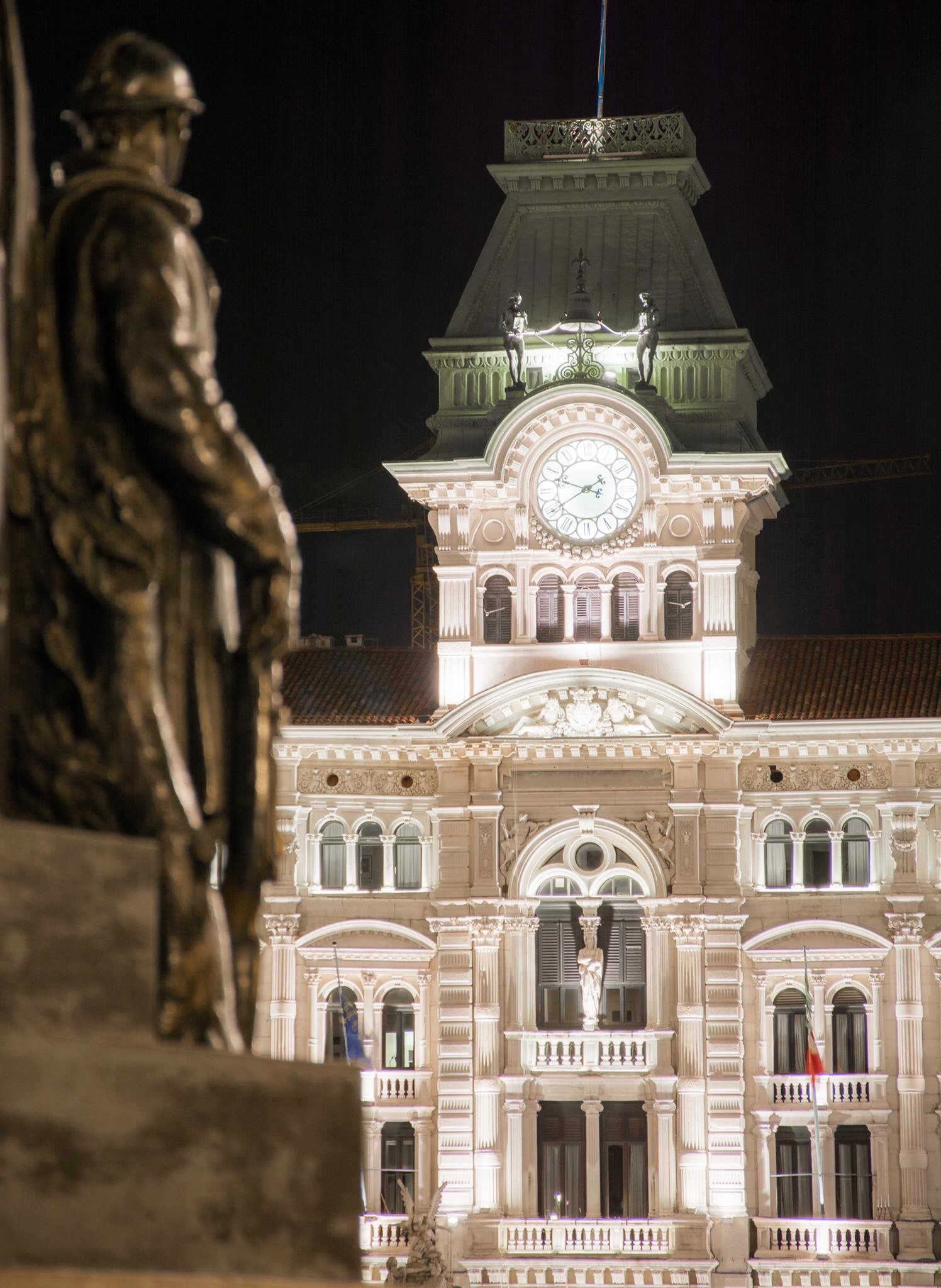 Particolare di piazza unità '